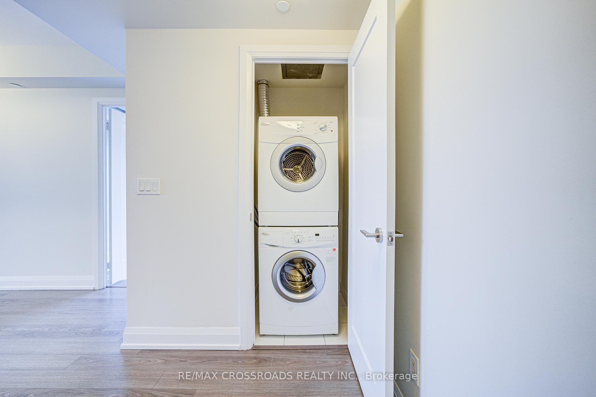18 Graydon Hall Drive Unit 303 photo 33