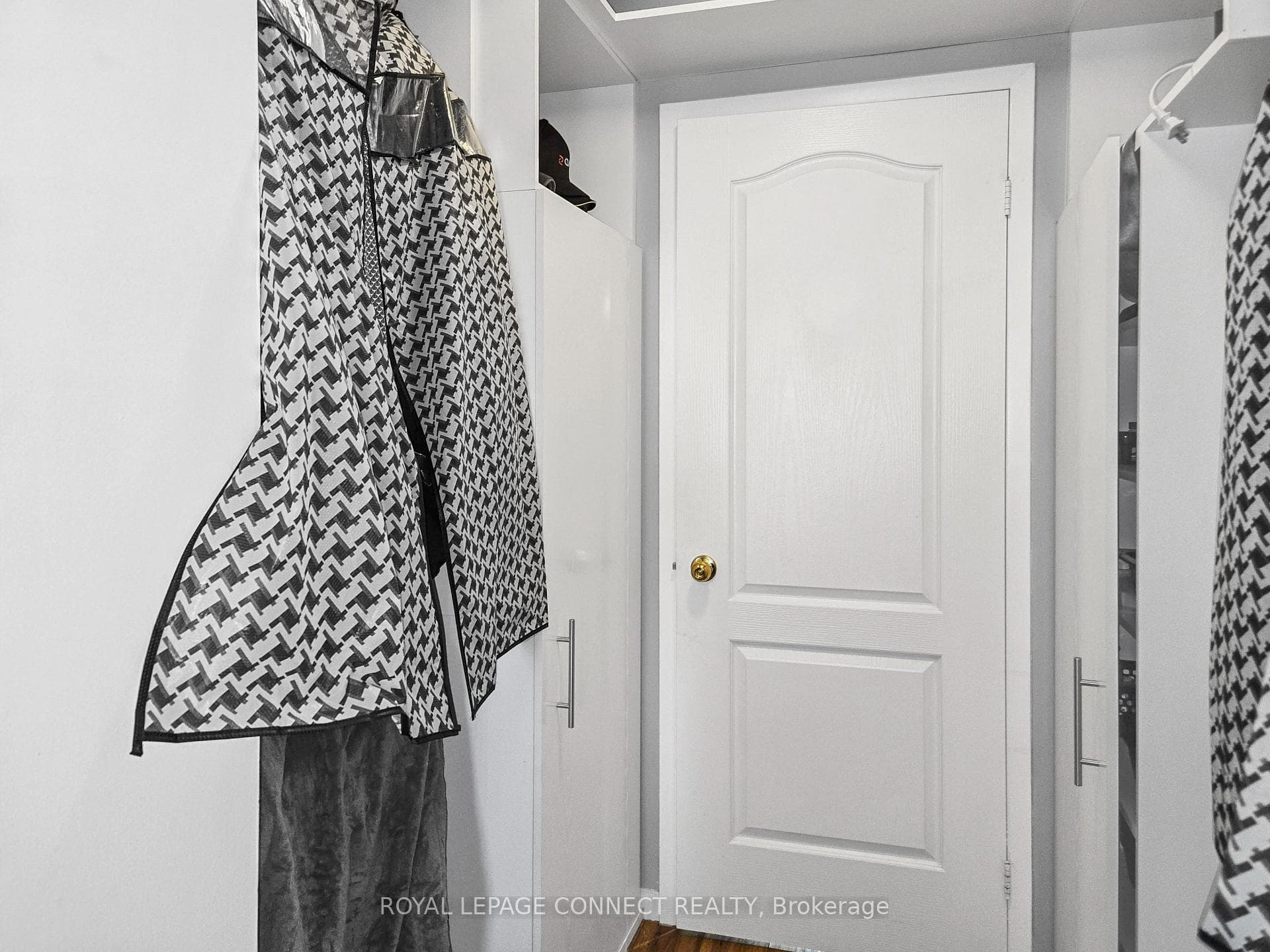 712 Rossland Road Unit 1111 photo 20