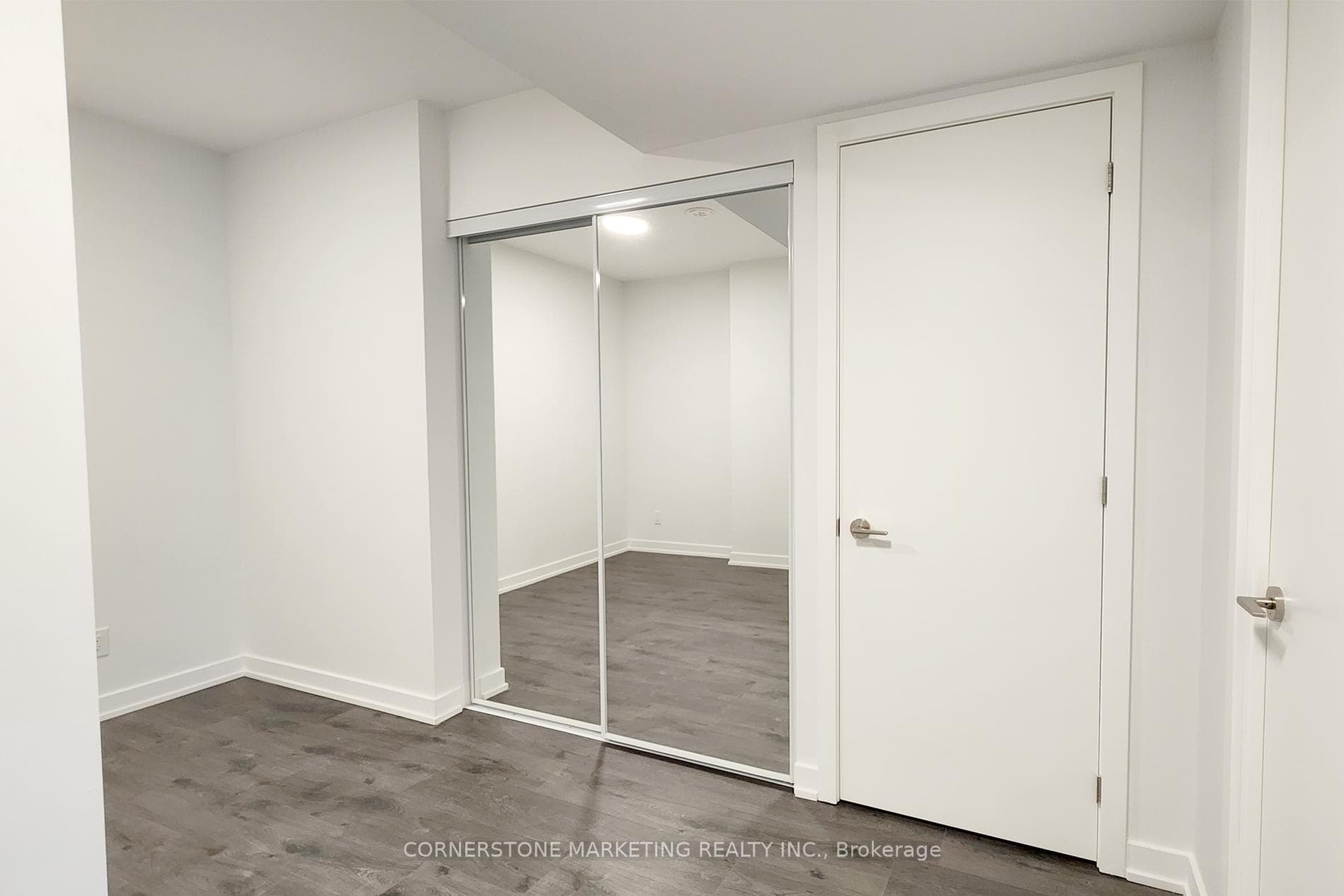 100 Queen Street Unit 706 photo 8