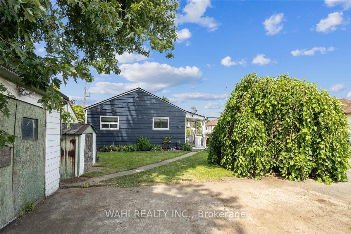 184 Mcanulty Boulevard photo 21