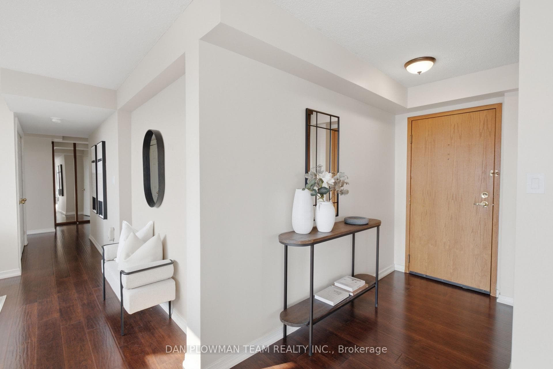 80 Athol Street Unit 702 photo 2