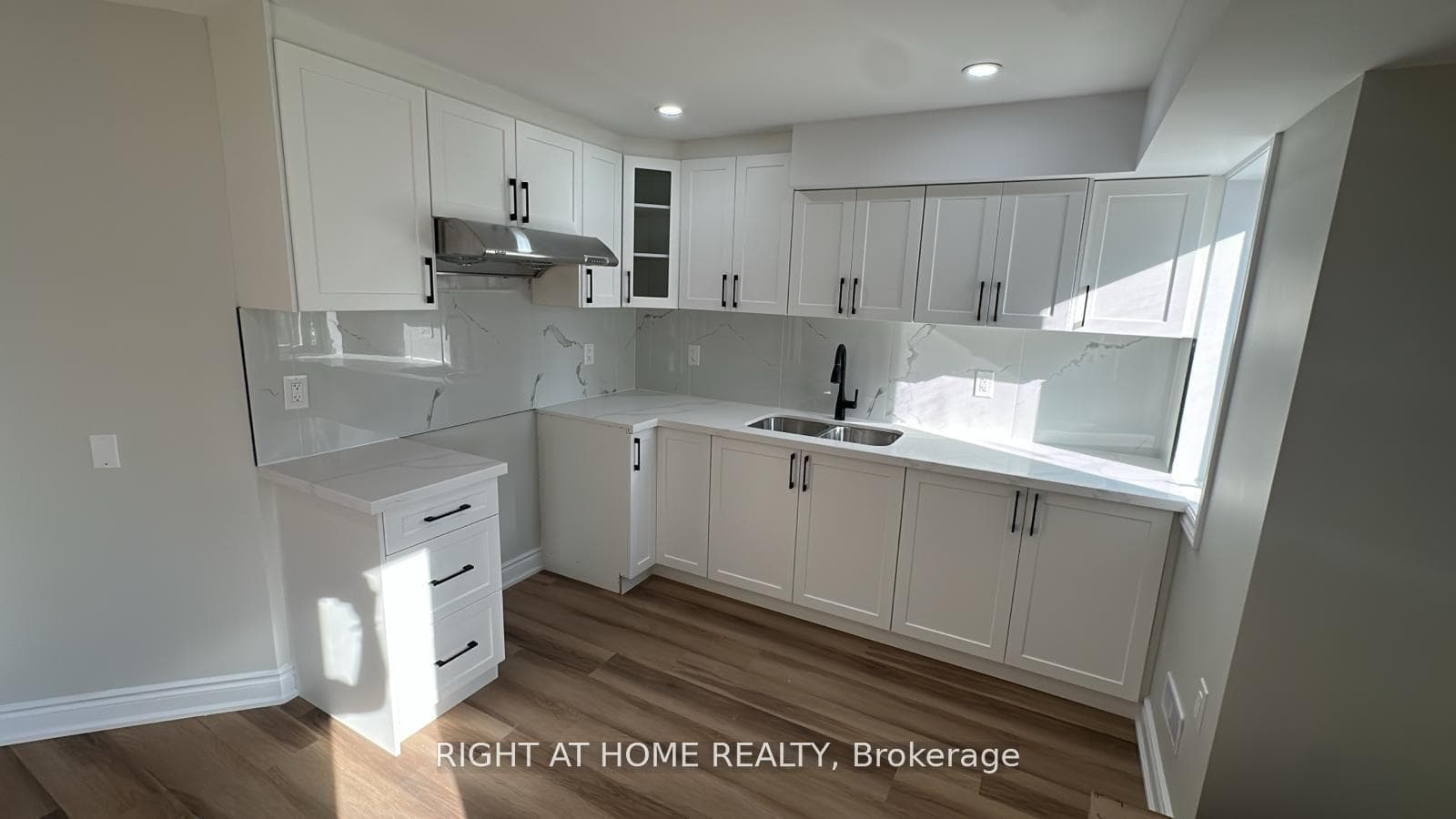 2122 Cayenne Street photo 4