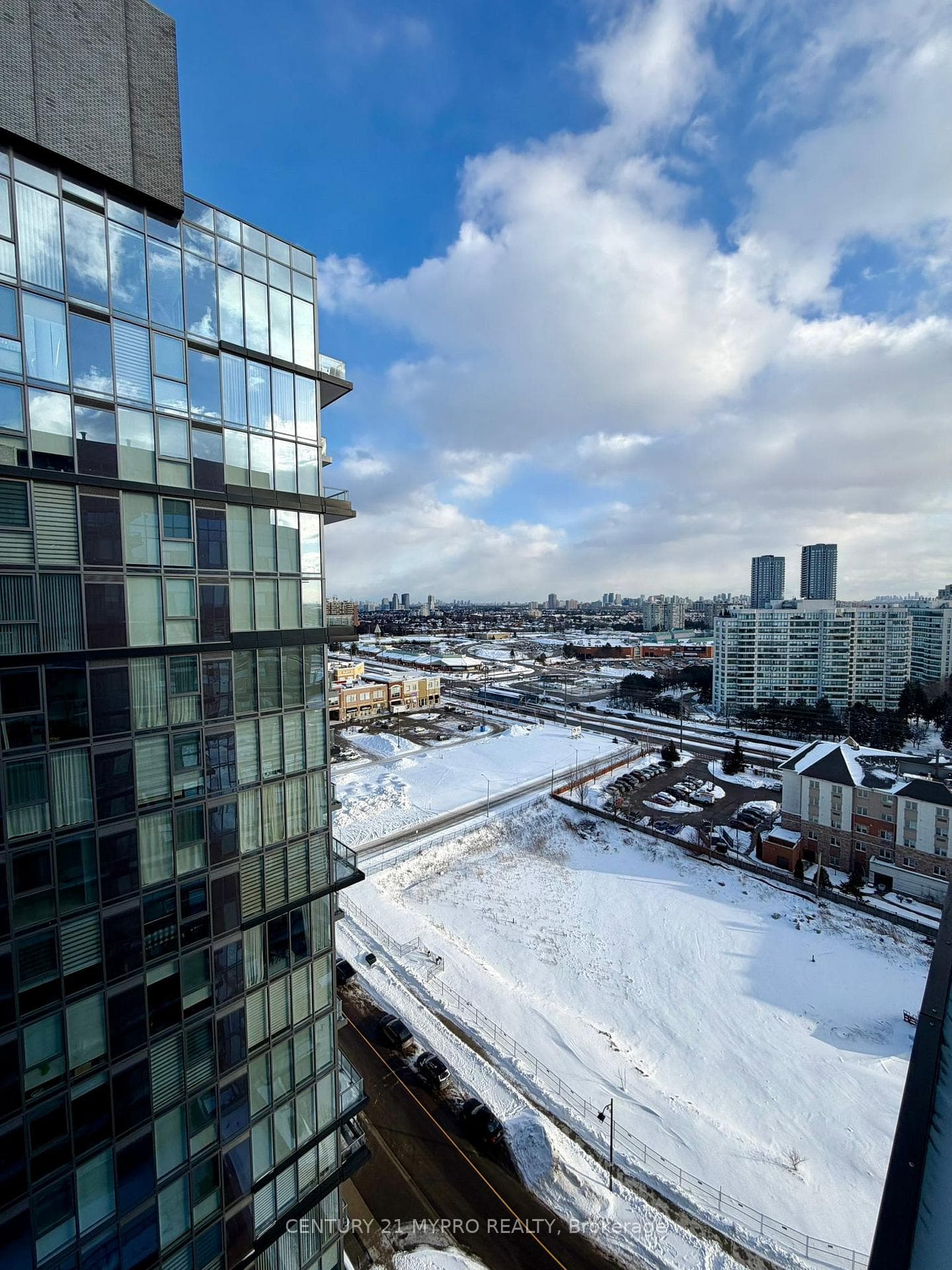 10 Gatineau Drive Unit 1605 photo 18
