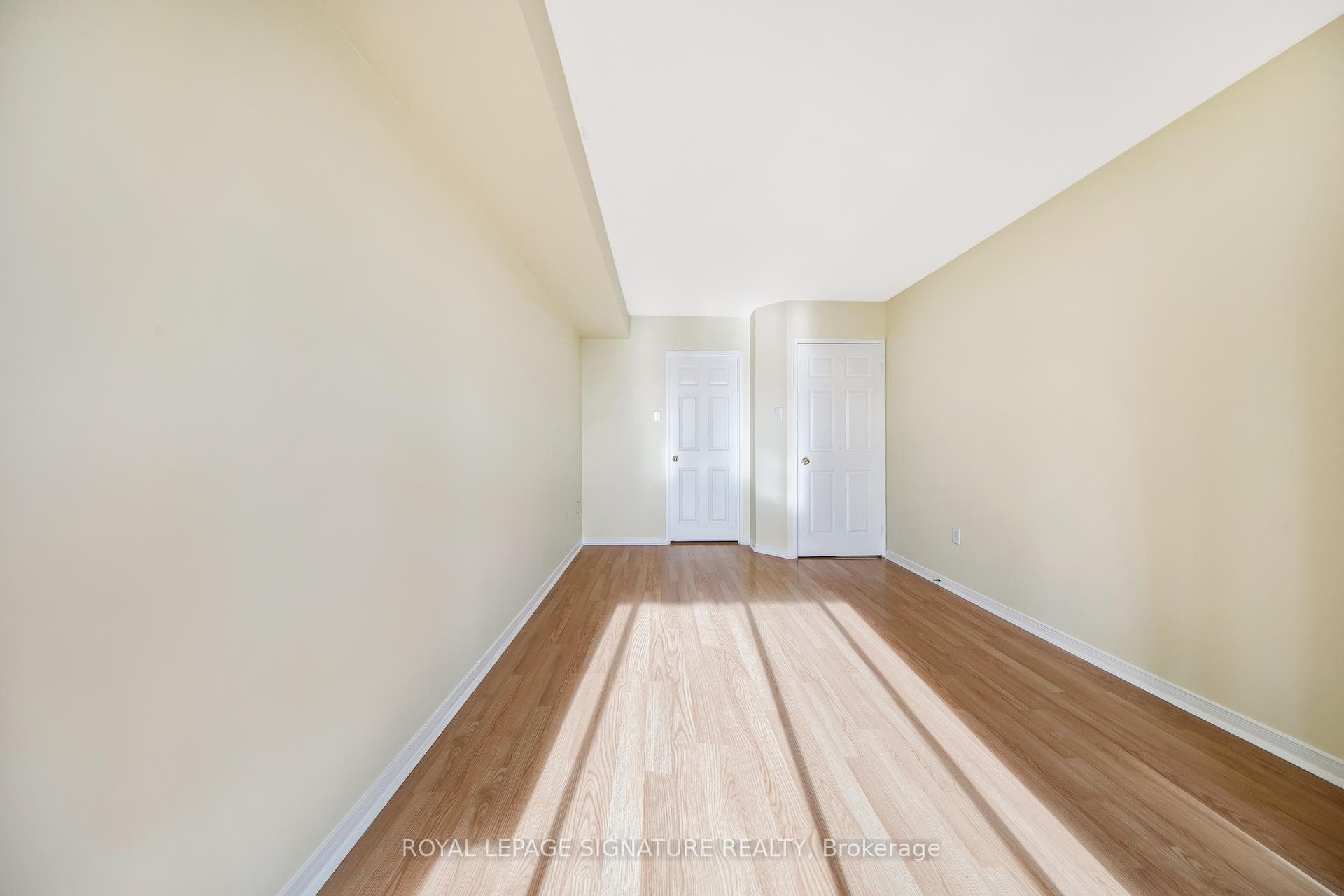 2177 Burnhamthorpe Road Unit 912 photo 22