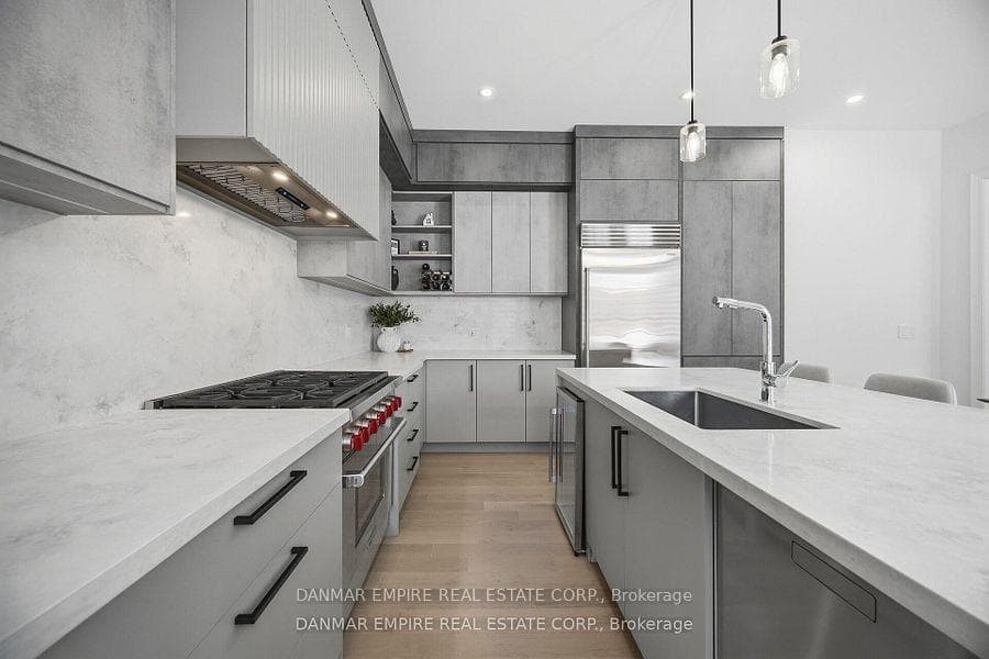 14 Woodgate Pines Drive photo 17