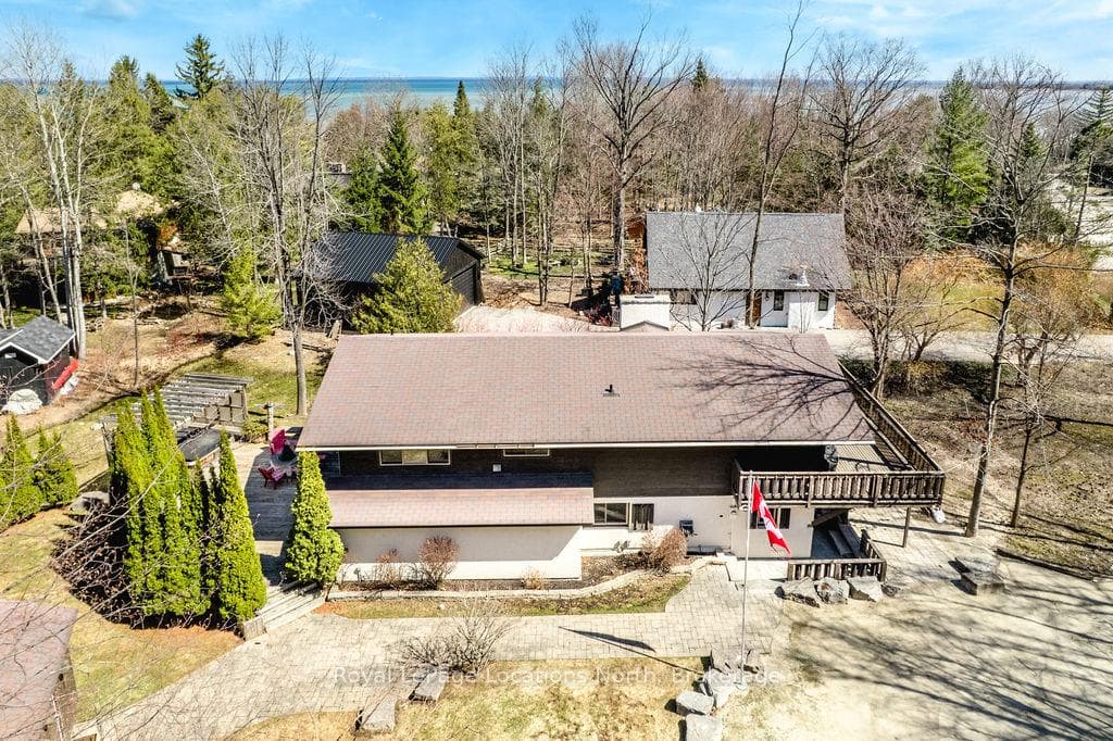 138 ST MORITZ Crescent photo 47