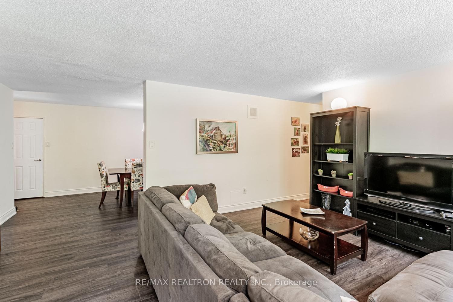 22 Shallmar Boulevard Unit 108 photo 4