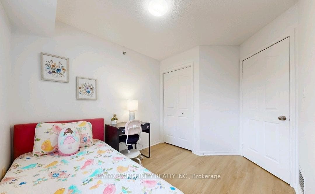 5225 Finch Avenue Unit 423 photo 18