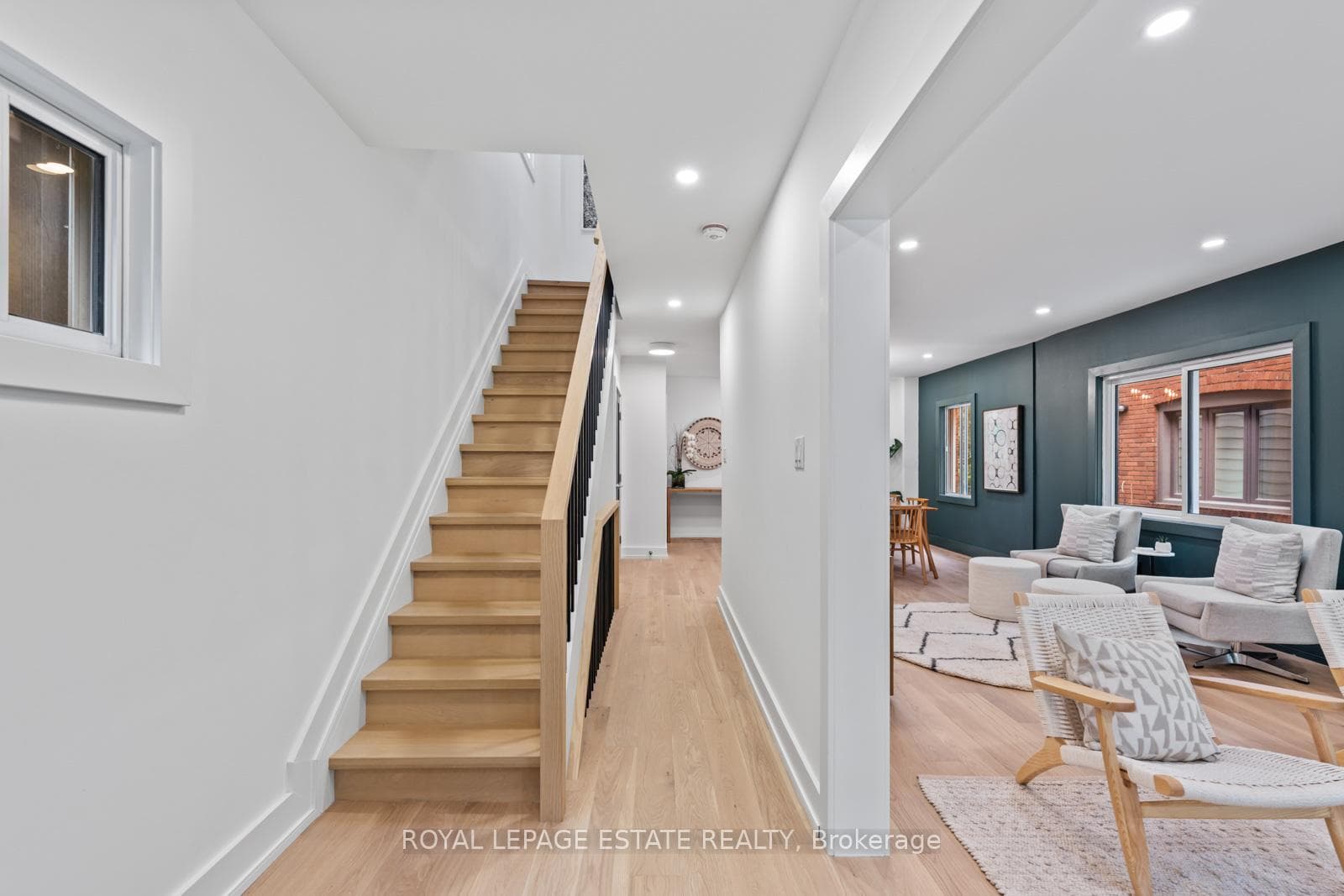 160 Silver Birch Avenue photo 9
