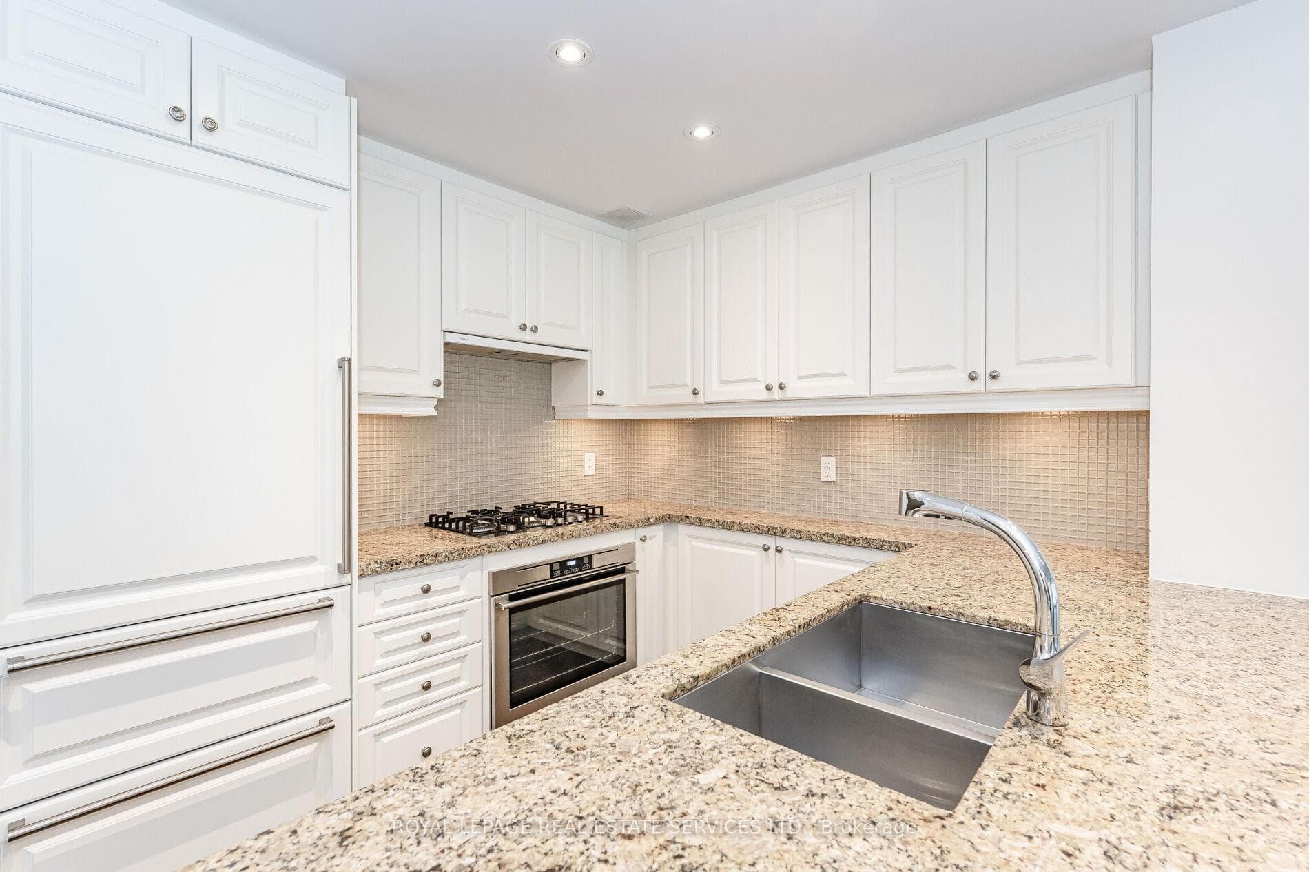 3500 Lakeshore Road Unit 406 photo 7