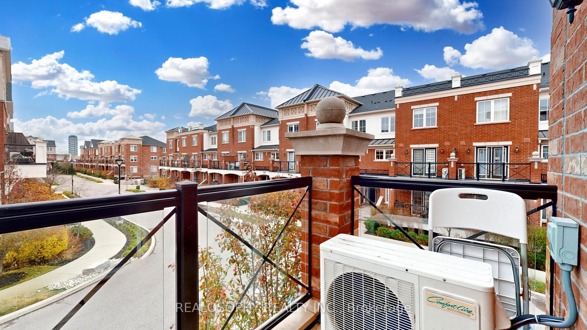 2496 Post Road Unit 17 photo 28