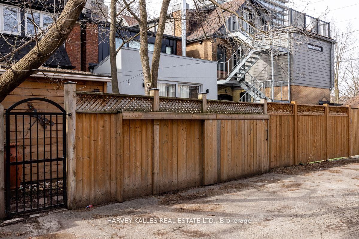 125 Hilton Avenue photo 39