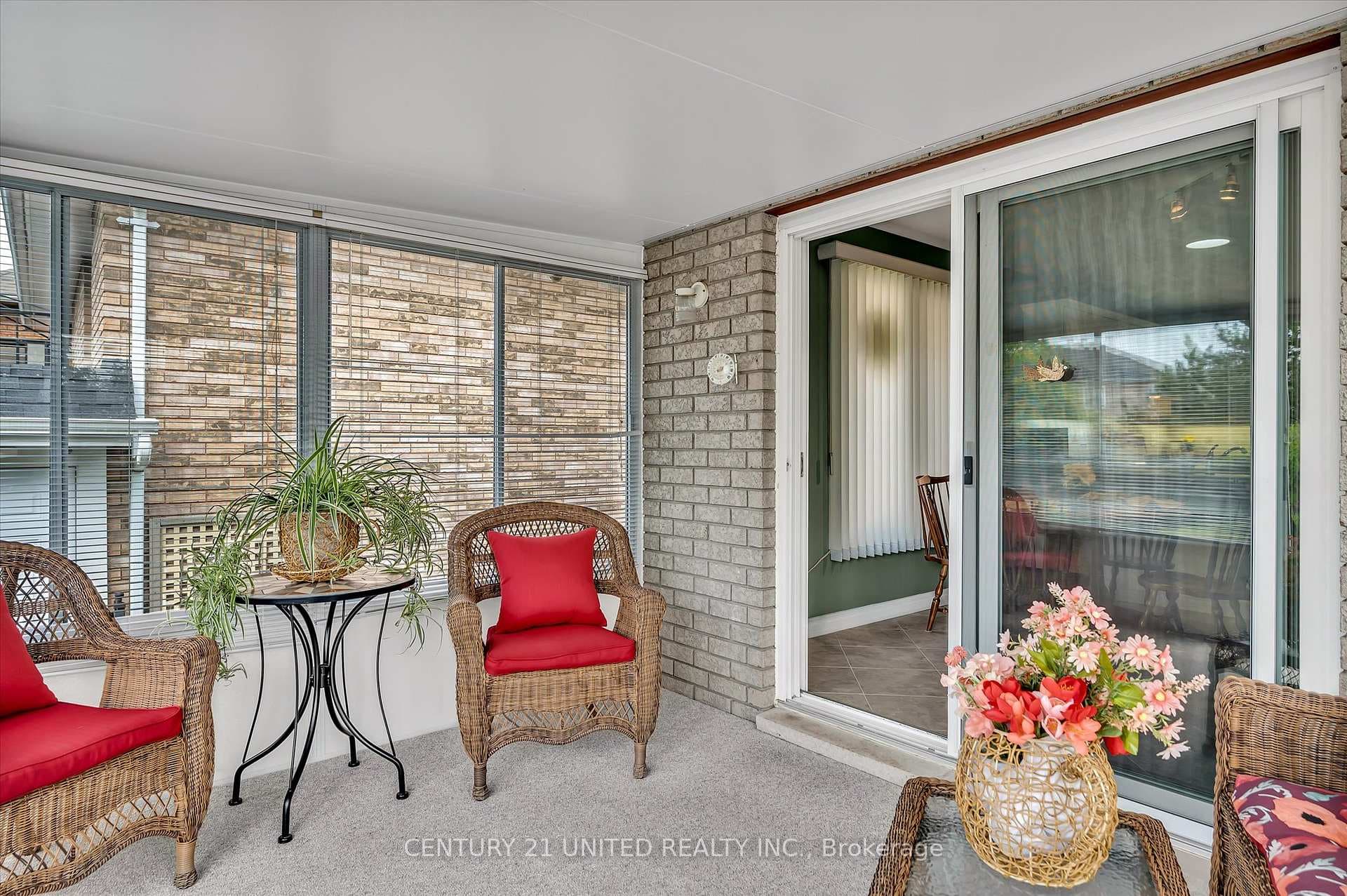 1329 White Crescent photo 18