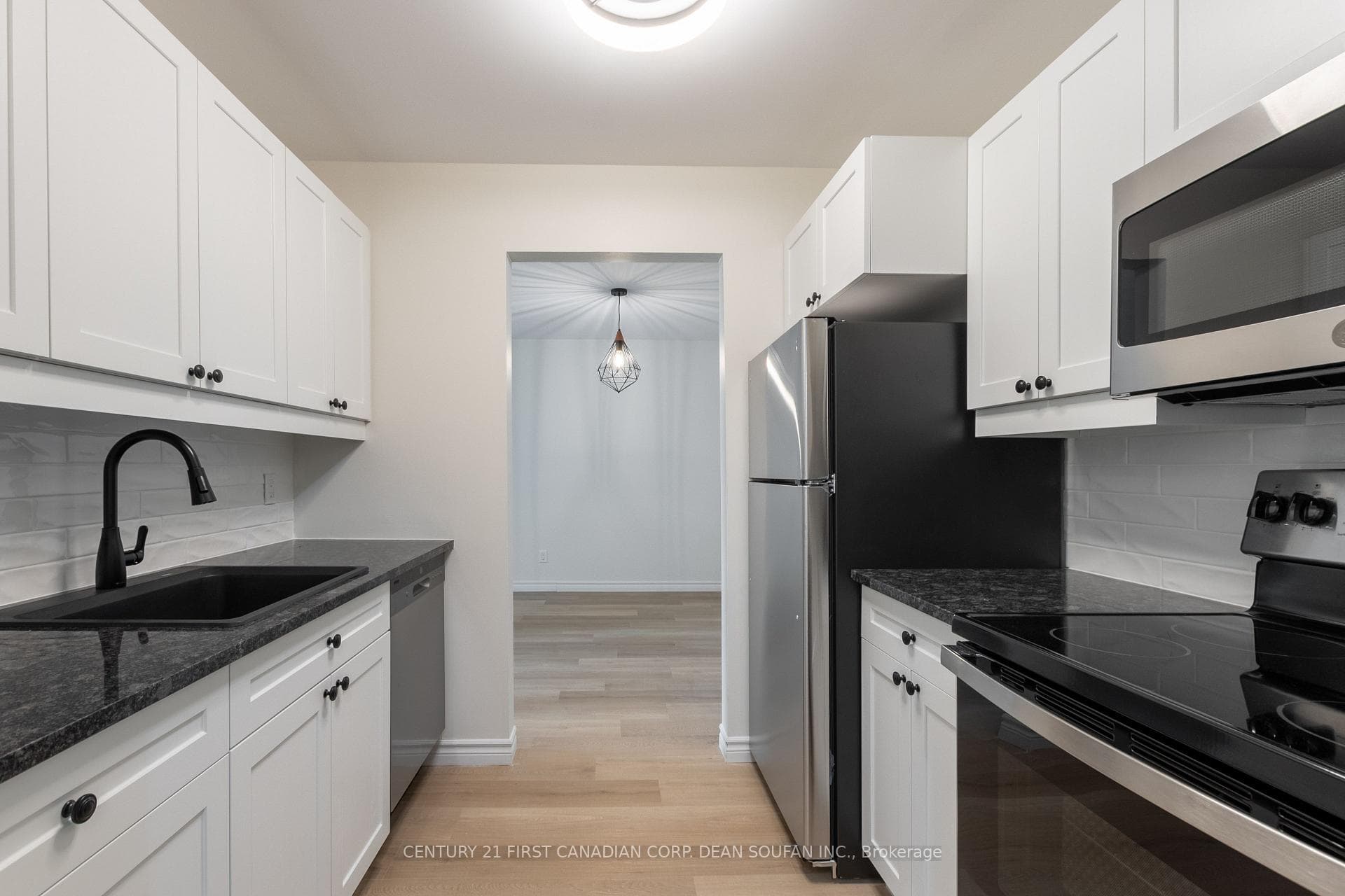 739 DEVERON Crescent Unit 308 photo 7