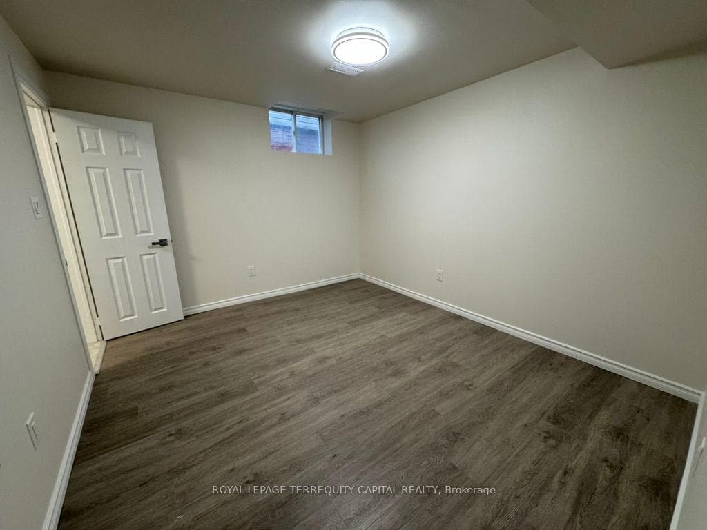 127 Birkhall Place Unit Lower photo 12