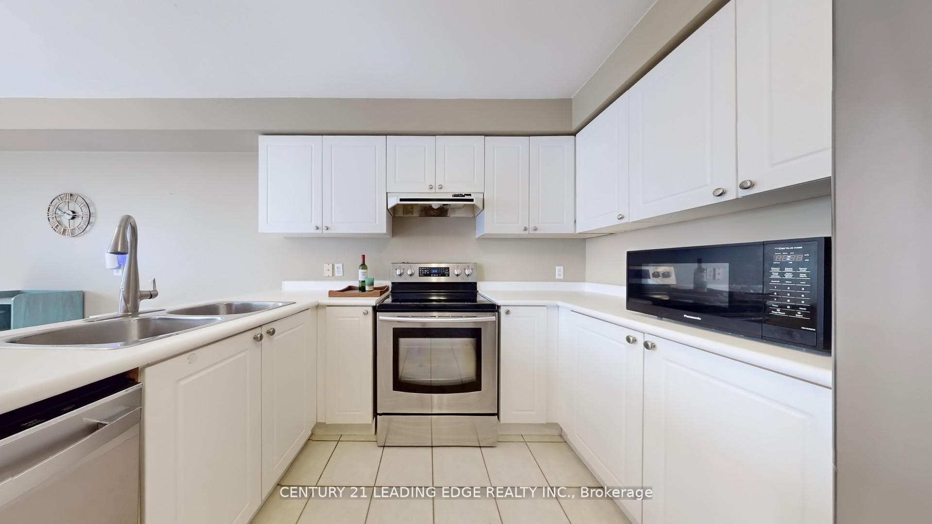 929 Glenbourne Court photo 8