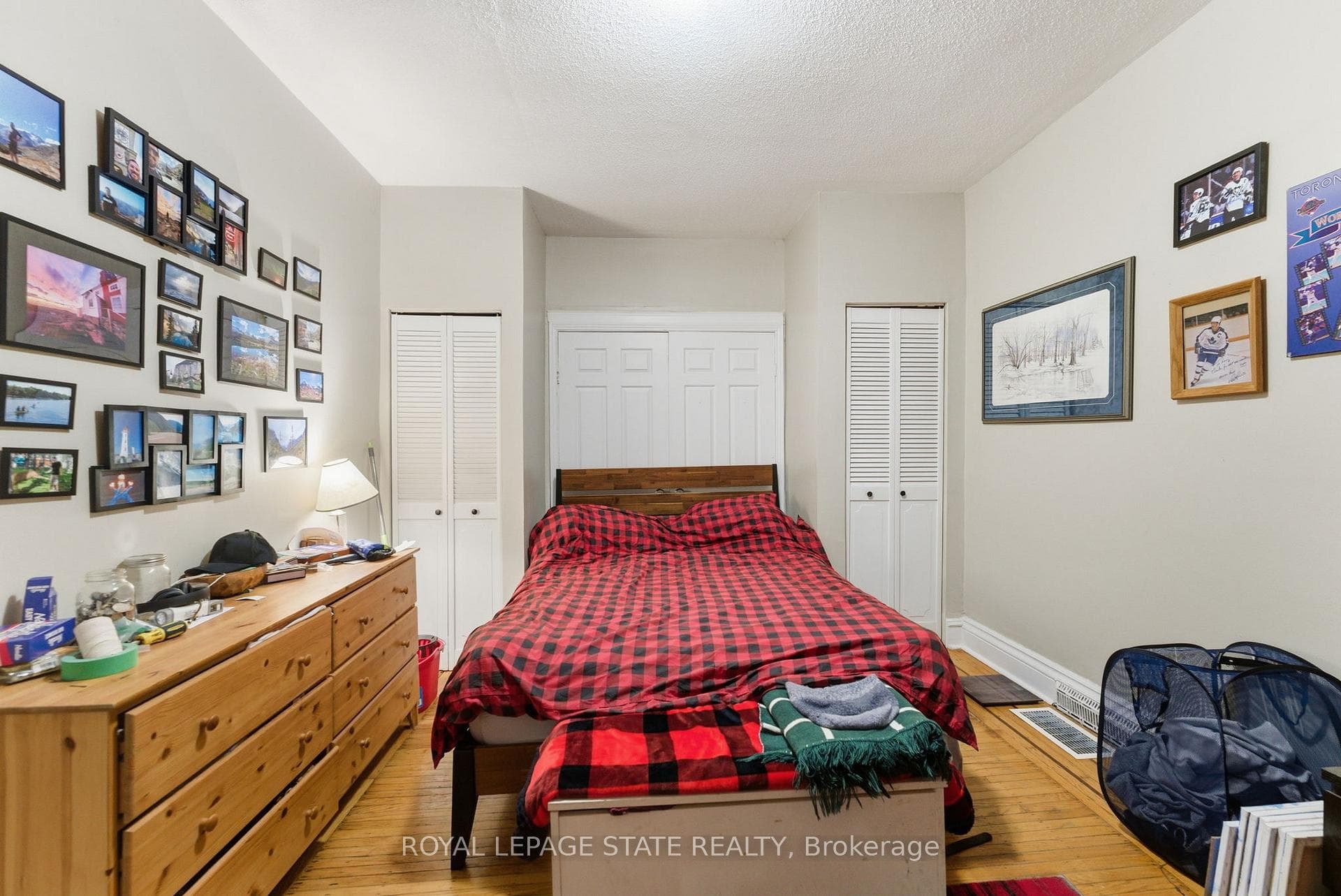 180 Emerald Street photo 12