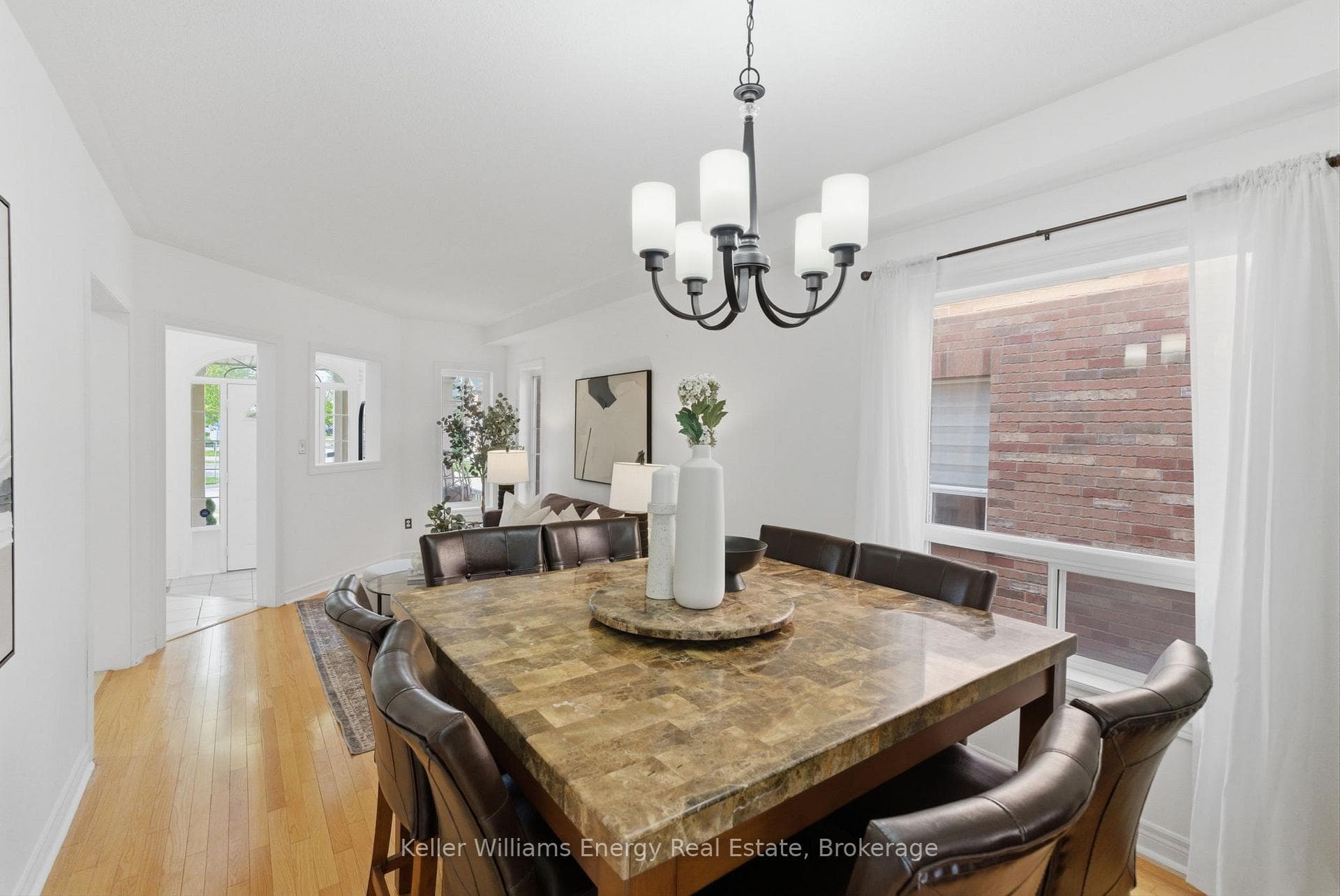 338 Dowson Loop photo 9