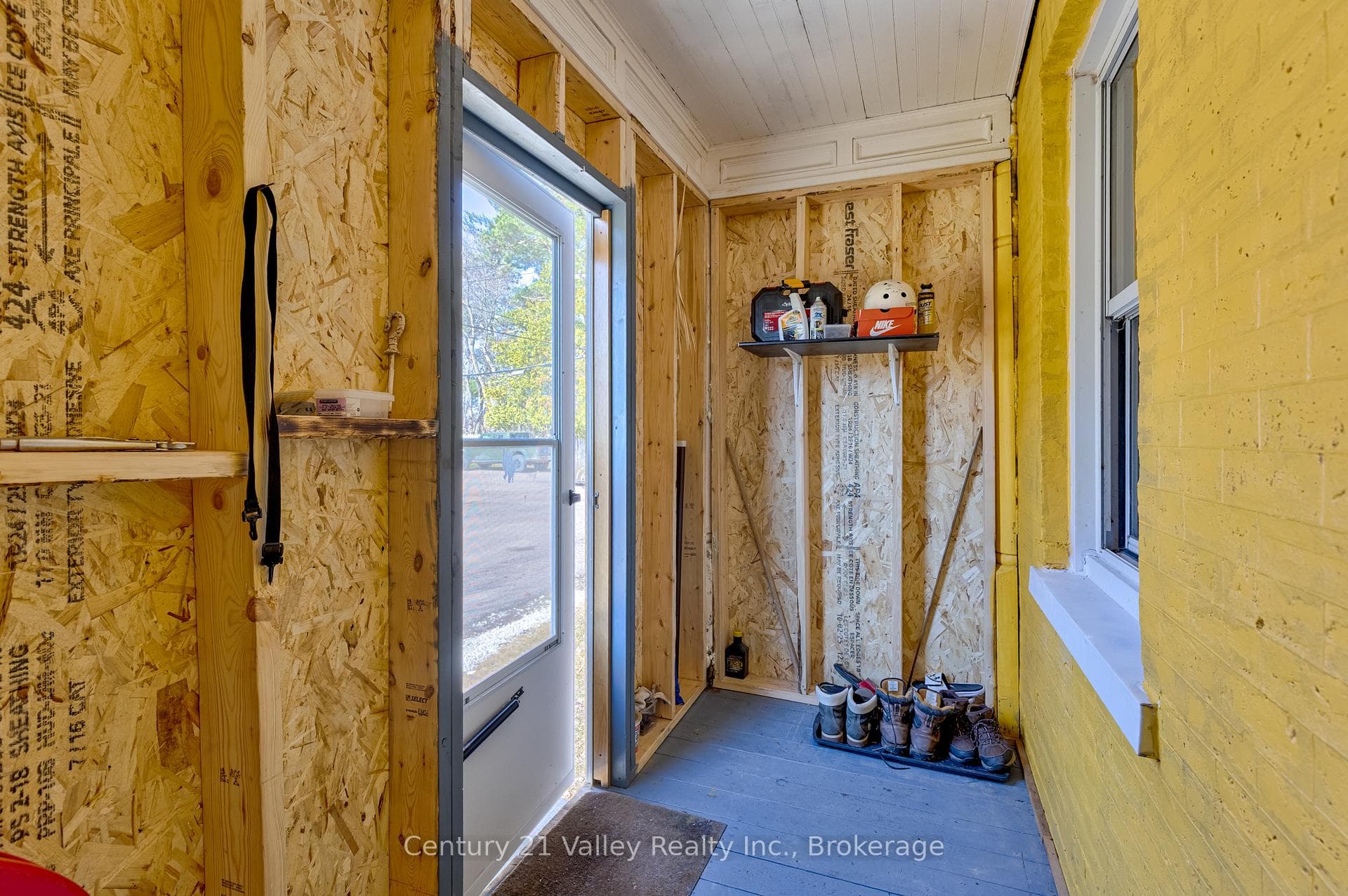 442 Moffat Street photo 12
