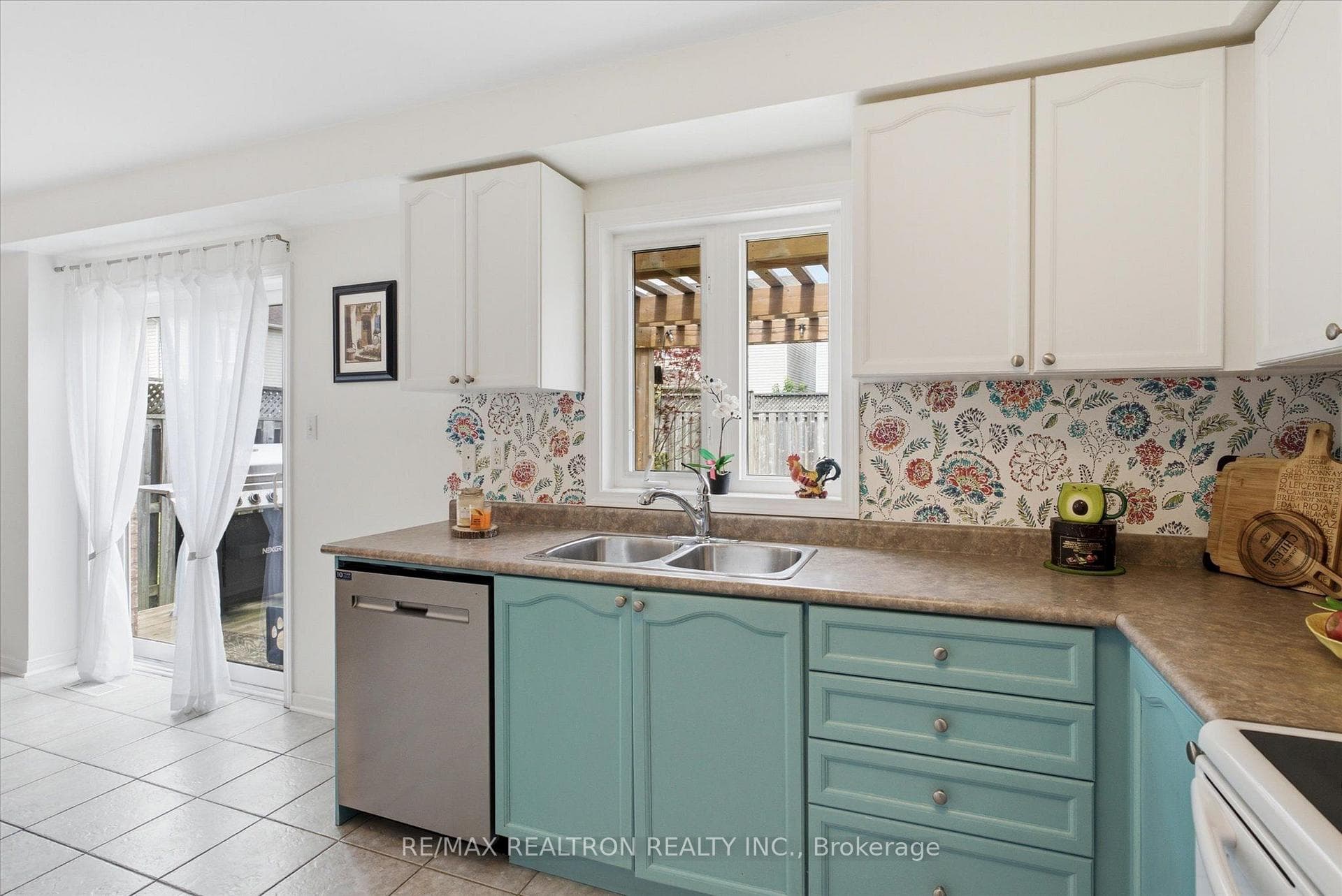 78 Hutton Place photo 15