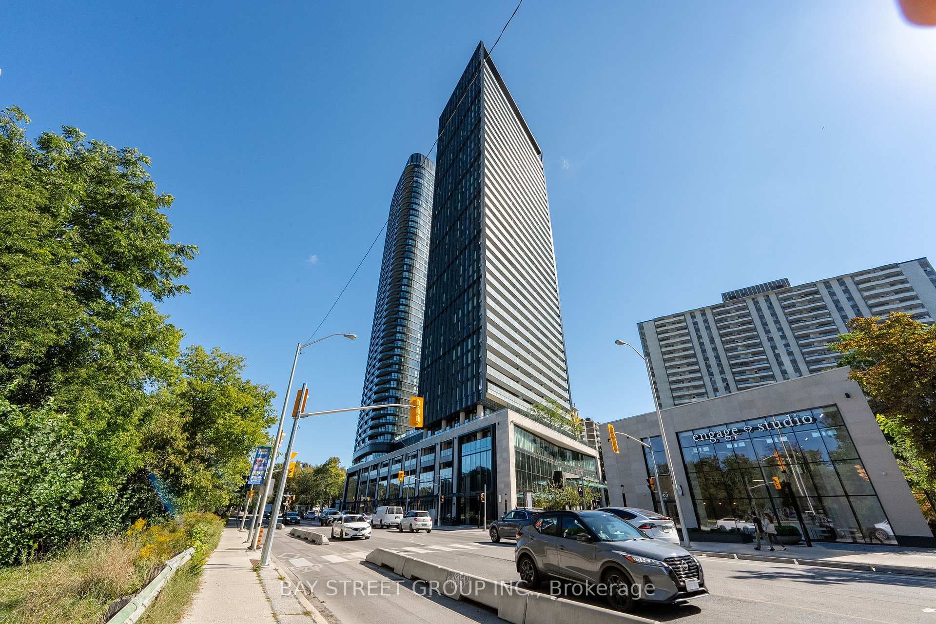 575 Bloor Street Unit 3310 photo 1