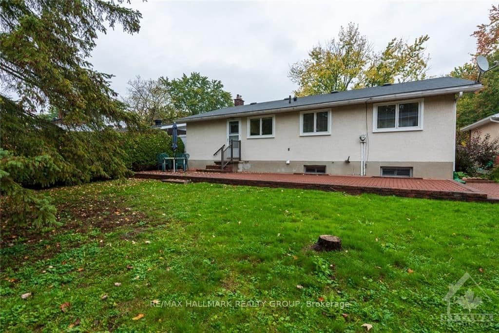 2429 OGILVIE Road photo 2
