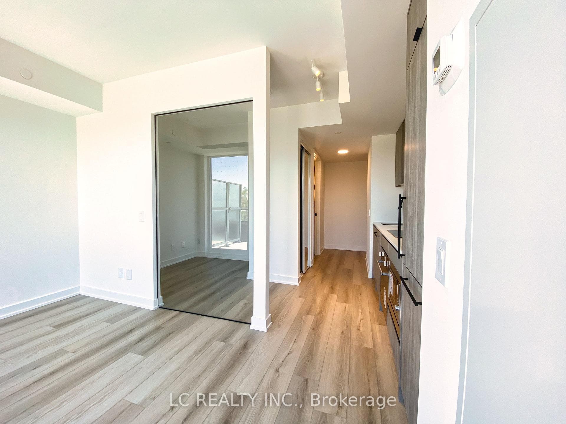 5 Lakeview Avenue Unit 418 photo 4