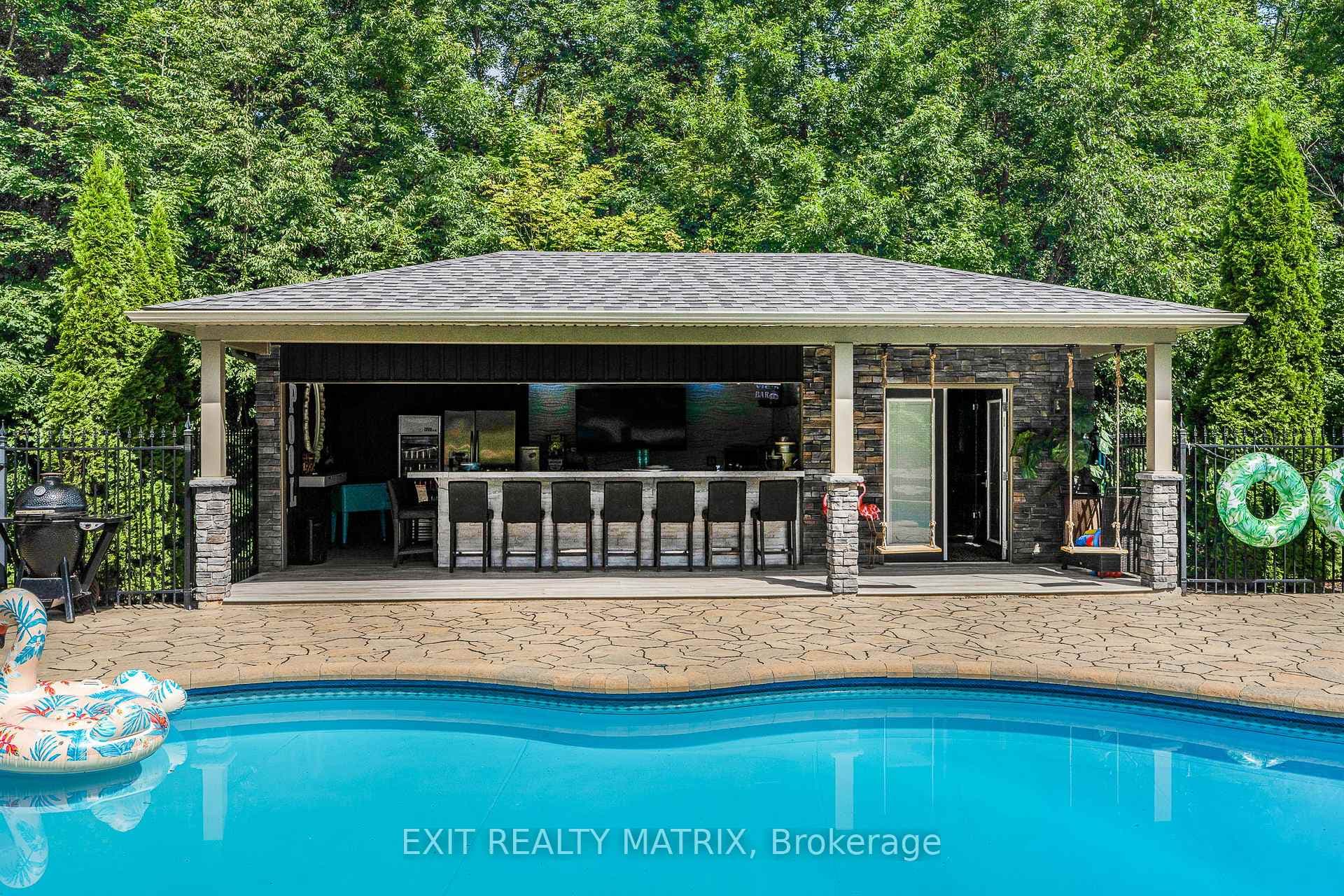 1271 GEORGES VANIER Drive photo 46