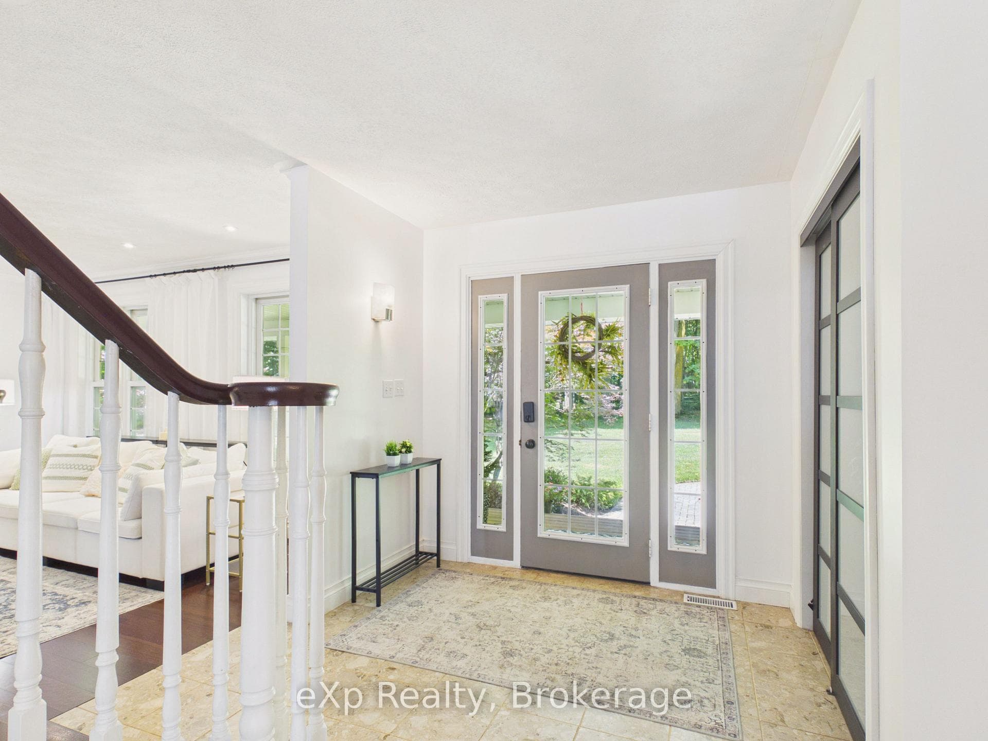 20 Highland Crescent photo 4
