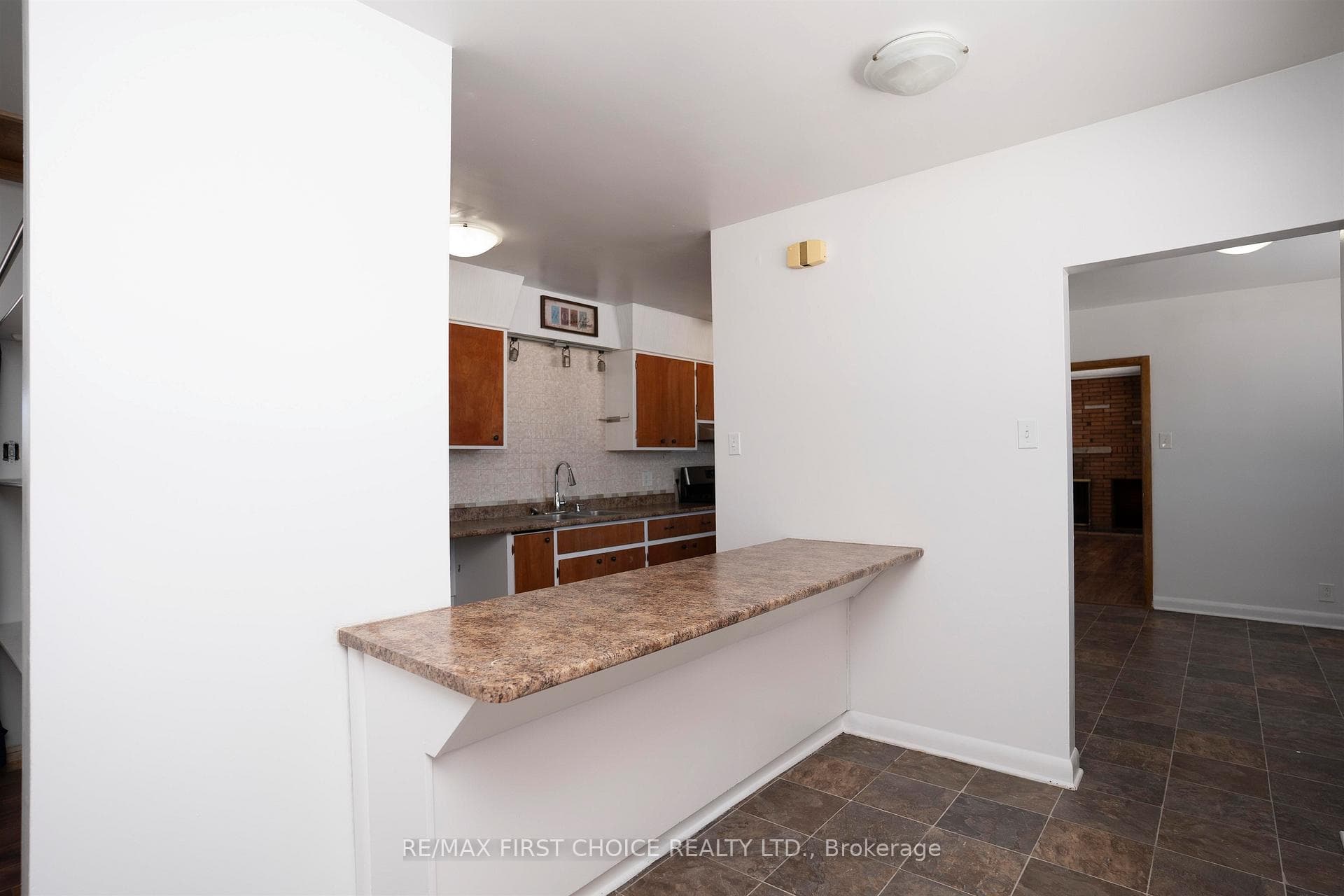 2995 Oliver Road photo 14