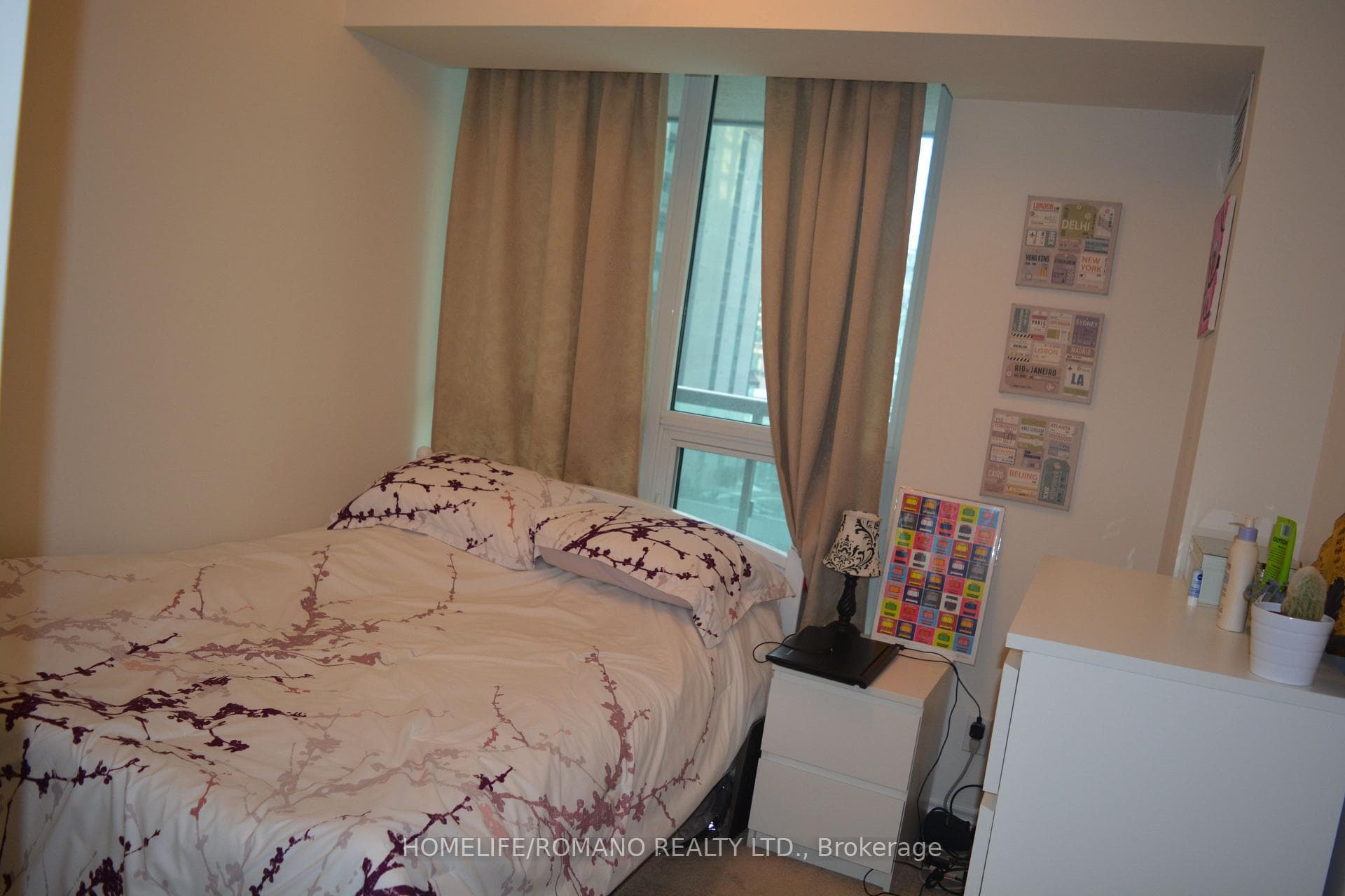 19 Grand Trunk Crescent Unit 1202 photo 6