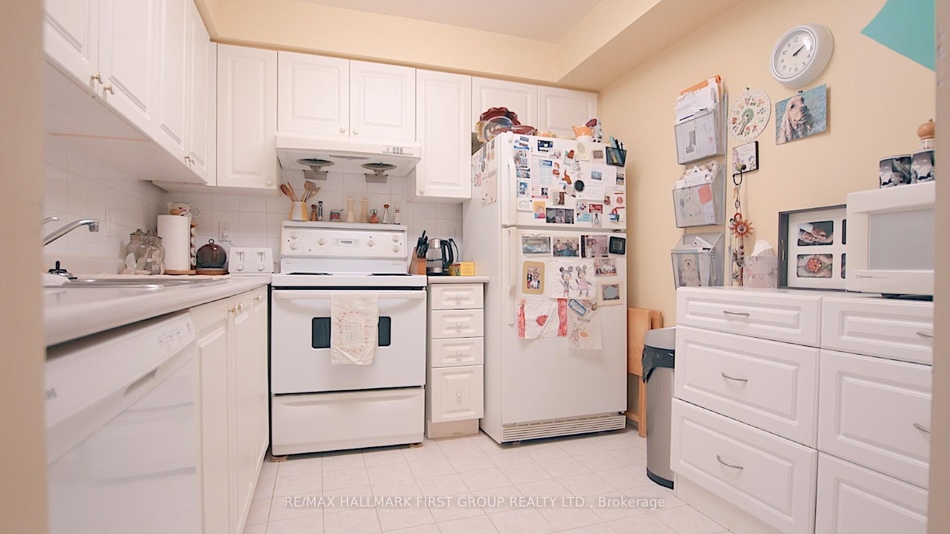 1000 The Esplanade N/A Unit 303 photo 8