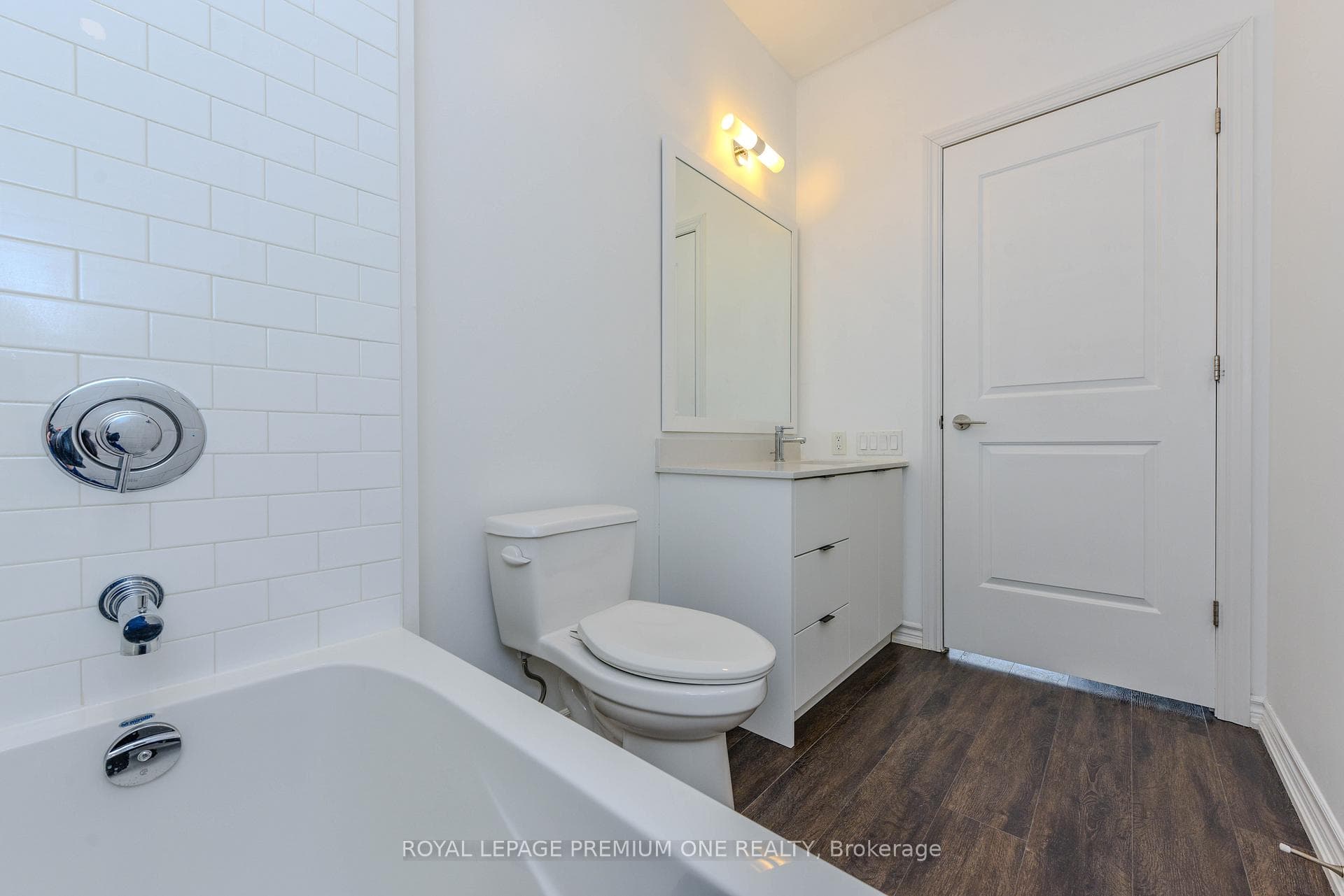 571 Prince Edward Drive Unit 512 photo 31
