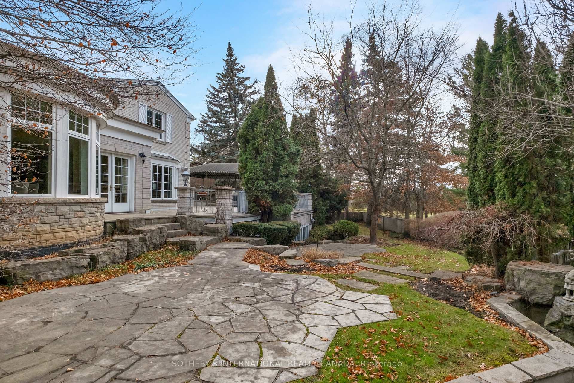91 Fairway Heights Drive photo 34
