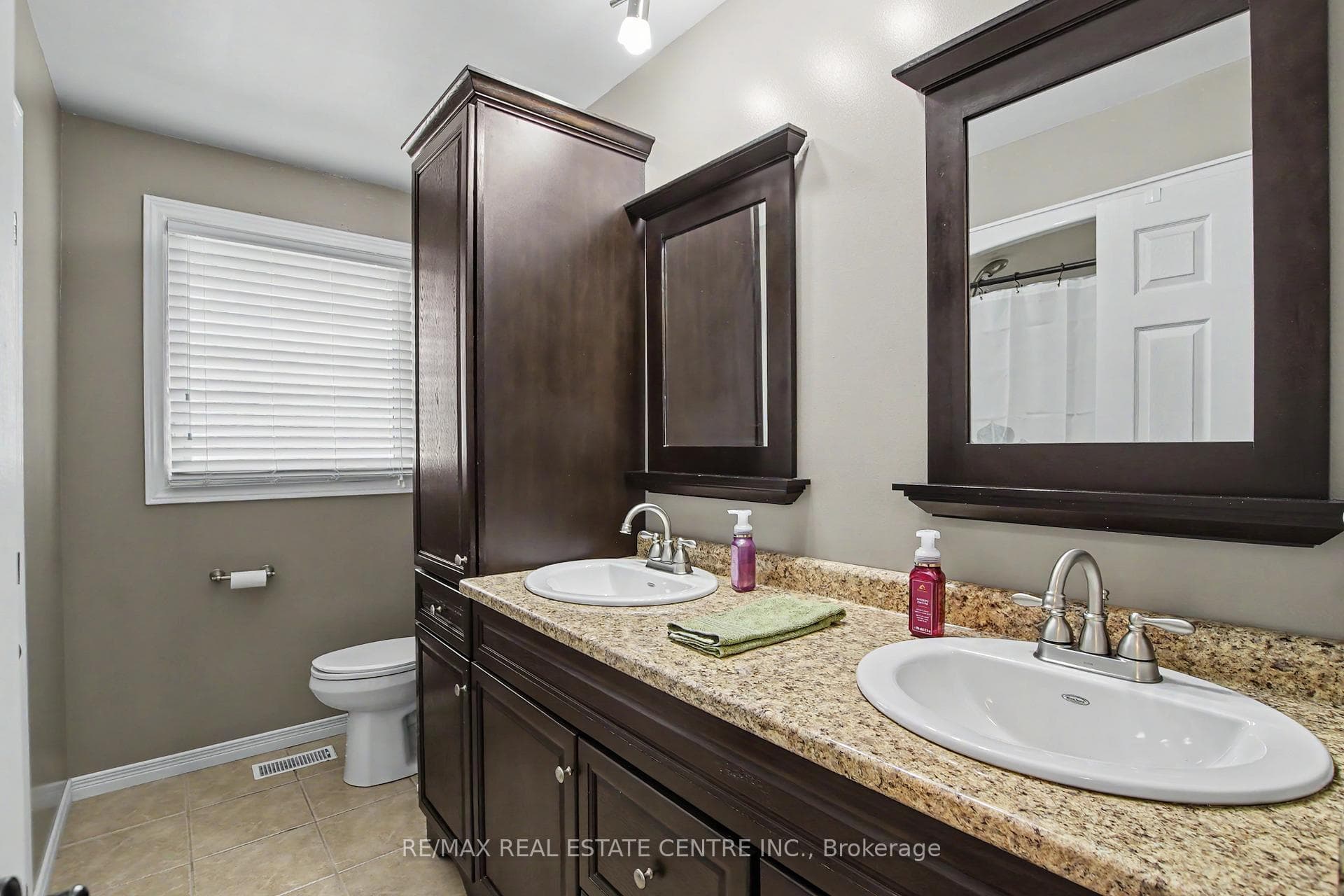 1045 Queens Bush Road photo 23