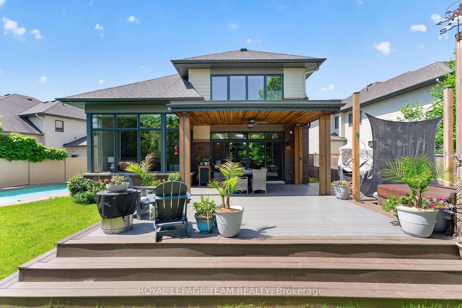 252 Sunnyridge Crescent photo 36