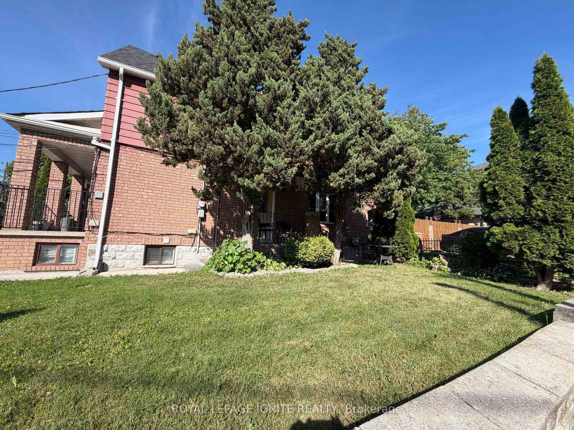 35 Hillary Avenue photo 16