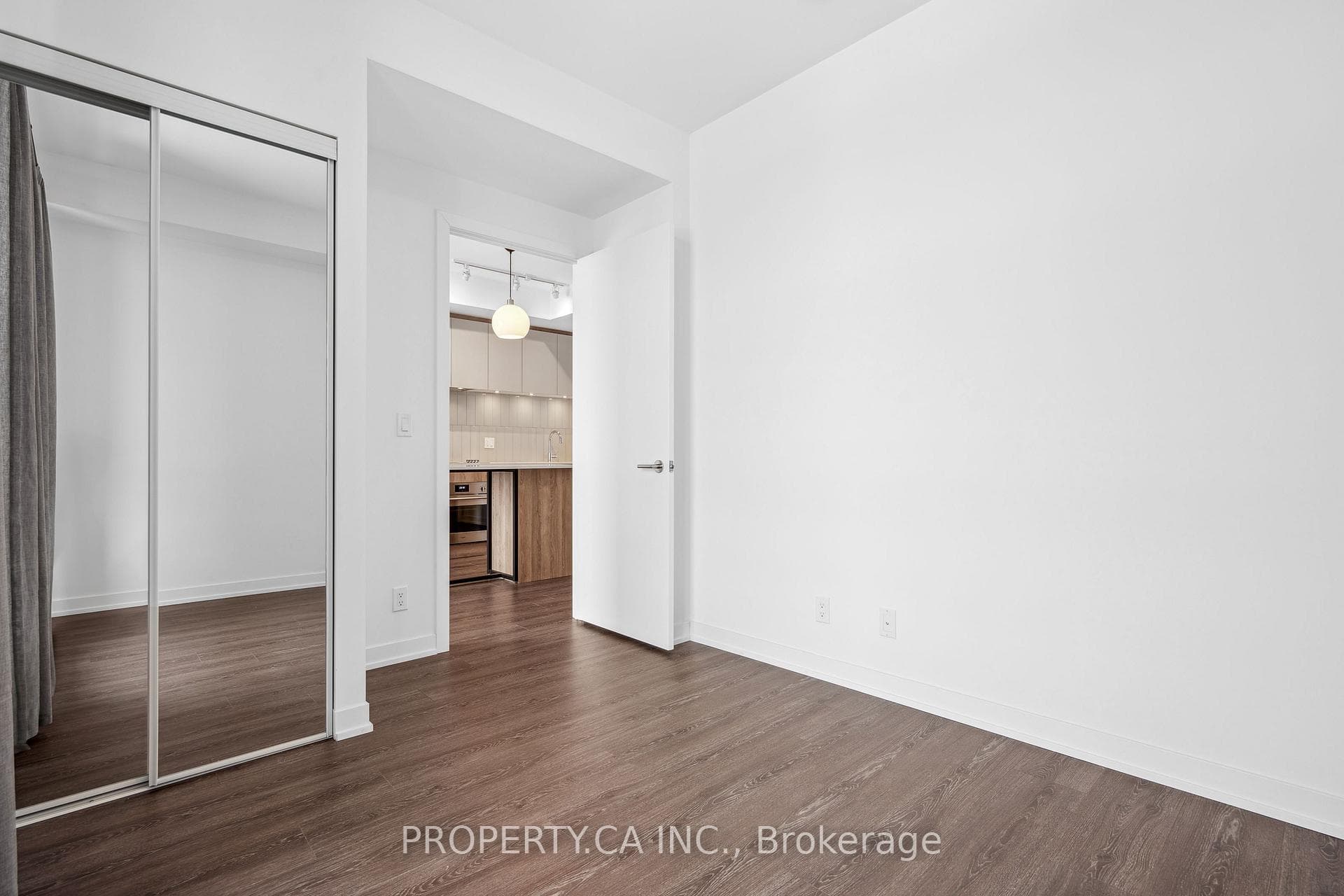 7950 Bathurst Street Unit 2405 photo 12