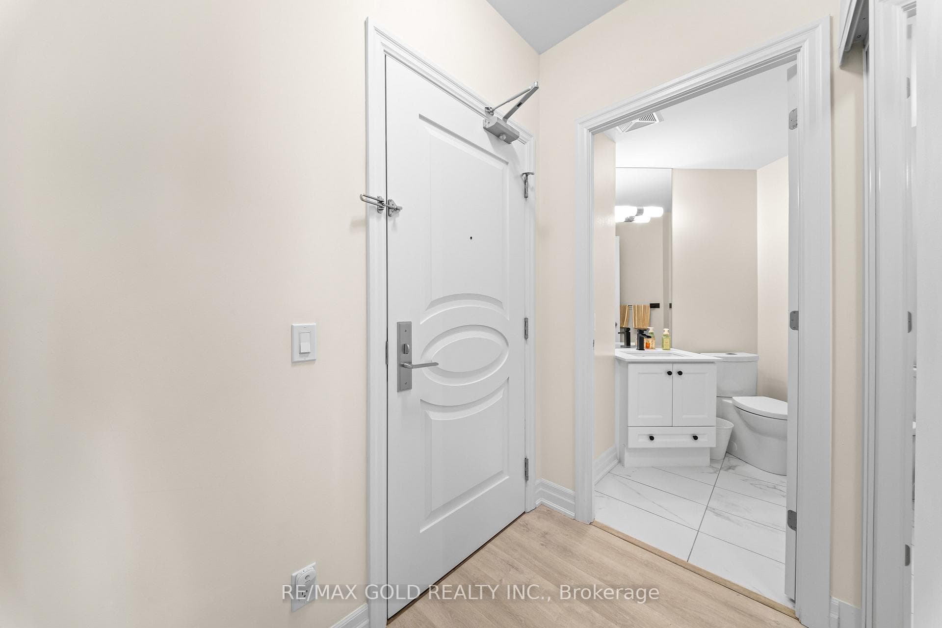 9075 Jane Street Unit 618 photo 11