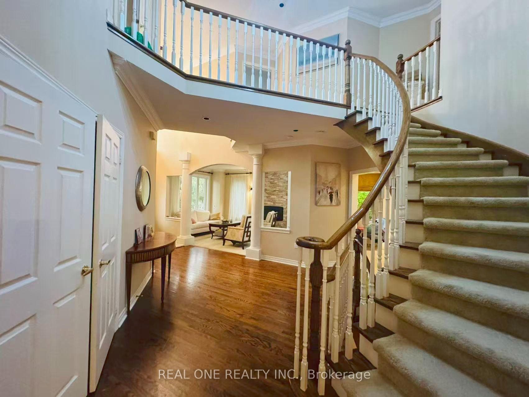 2361 Silverwood Drive photo 3