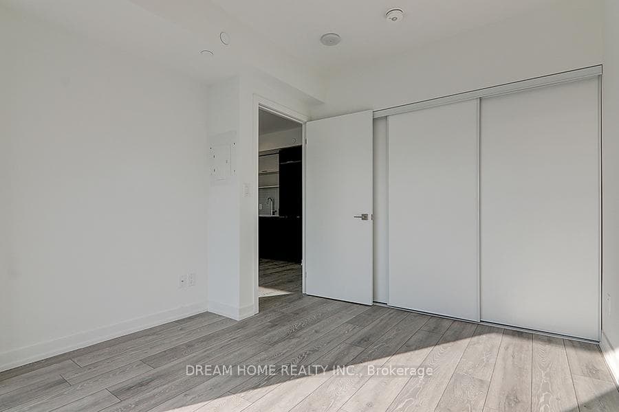 159 Wellesley Street Unit 3304 photo 20