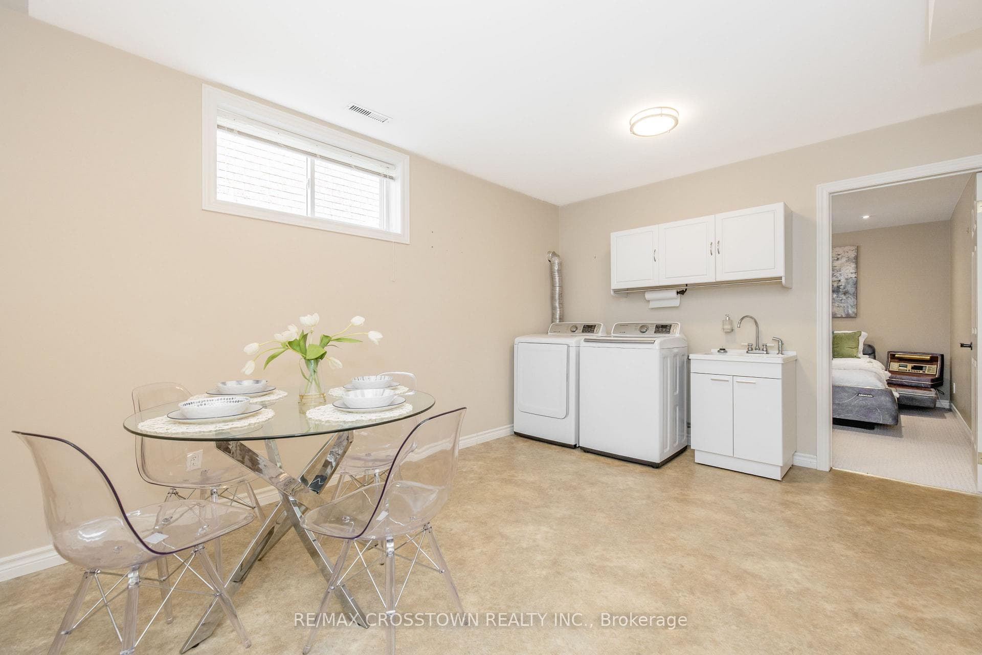 11 Revelstoke Court photo 34