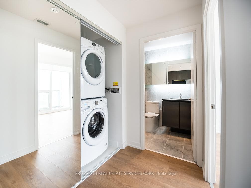 115 Mcmahon Drive Unit 2701 photo 6