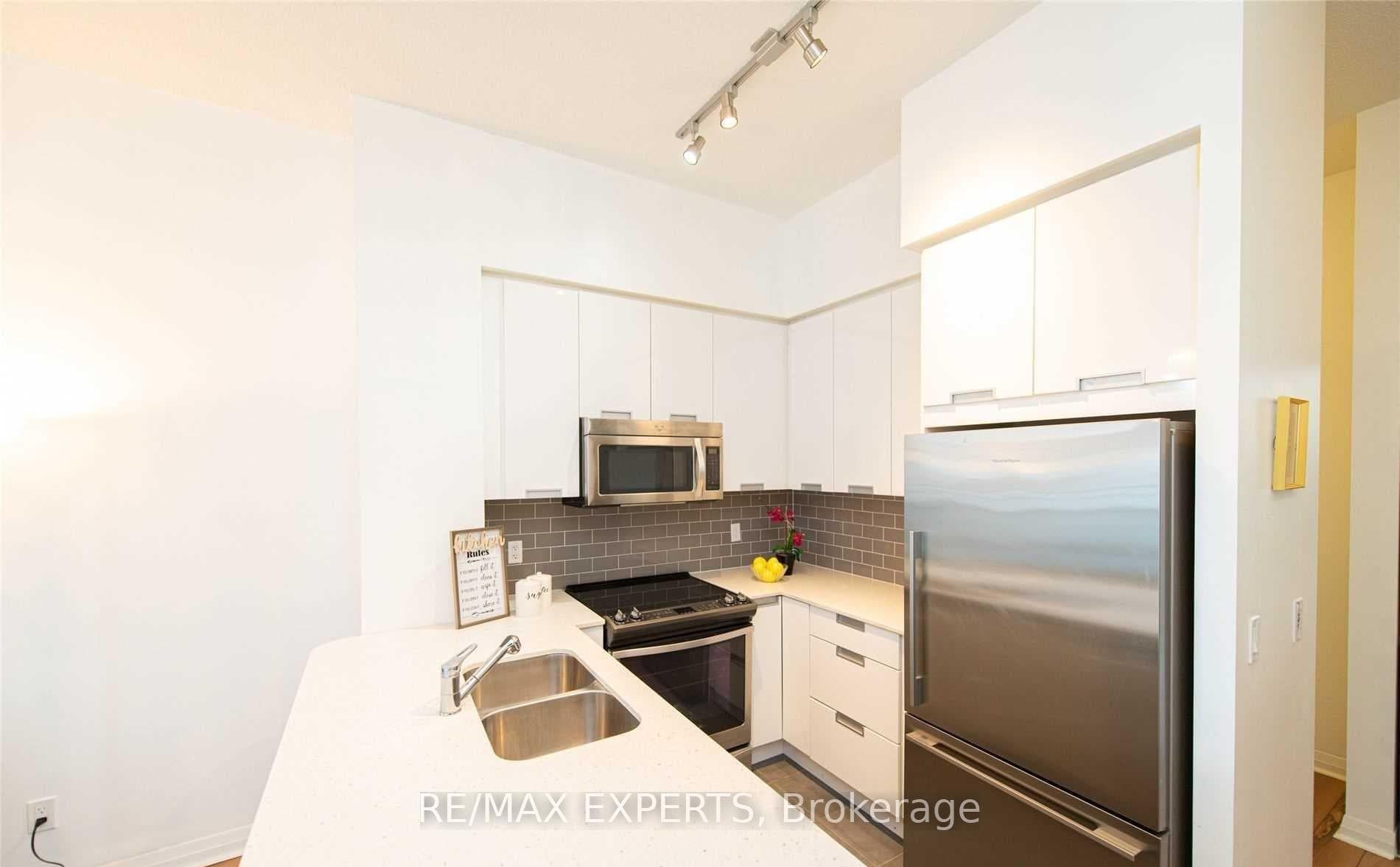 55 Eglinton Avenue Unit 311 photo 14