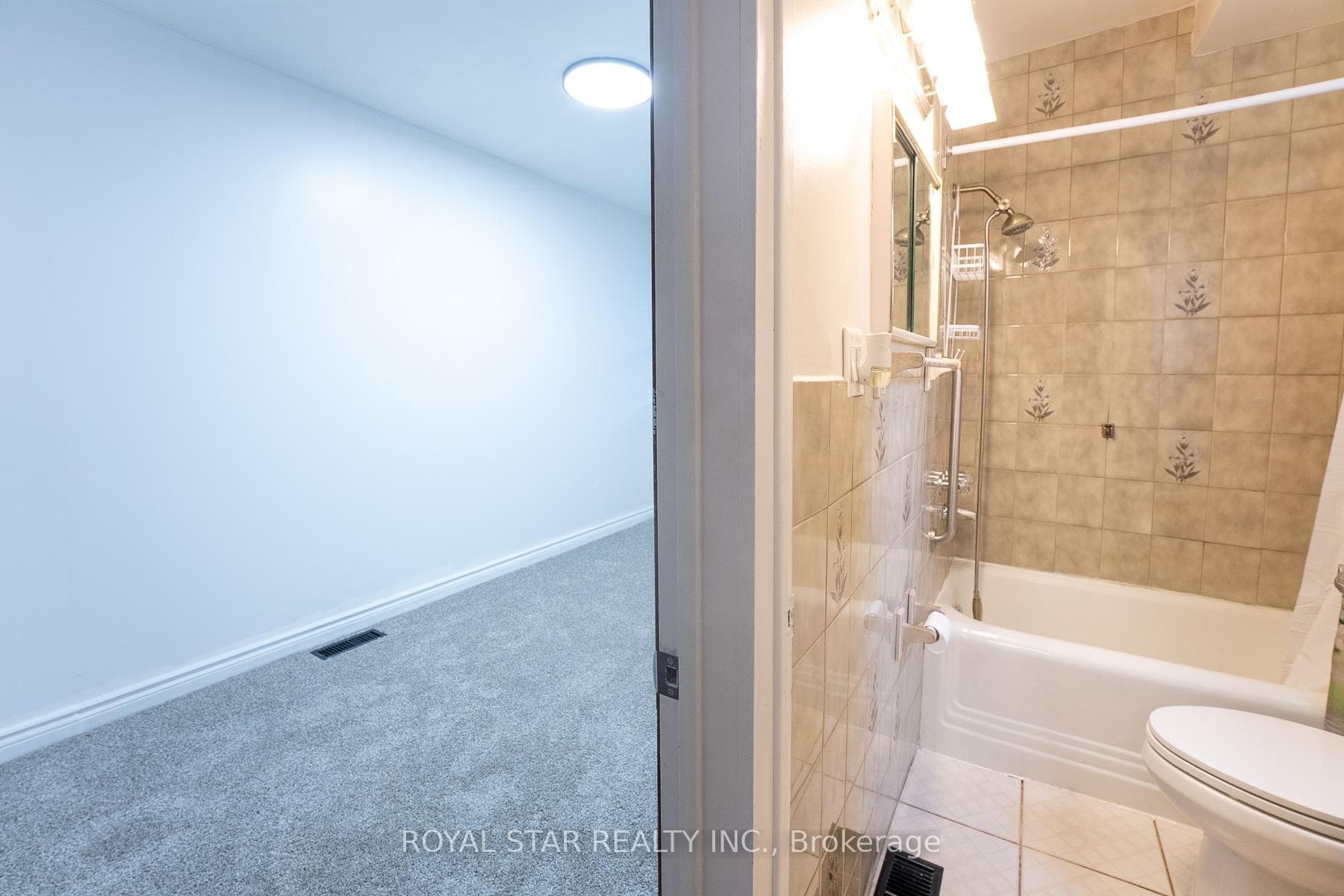 82 Westlake Avenue photo 14