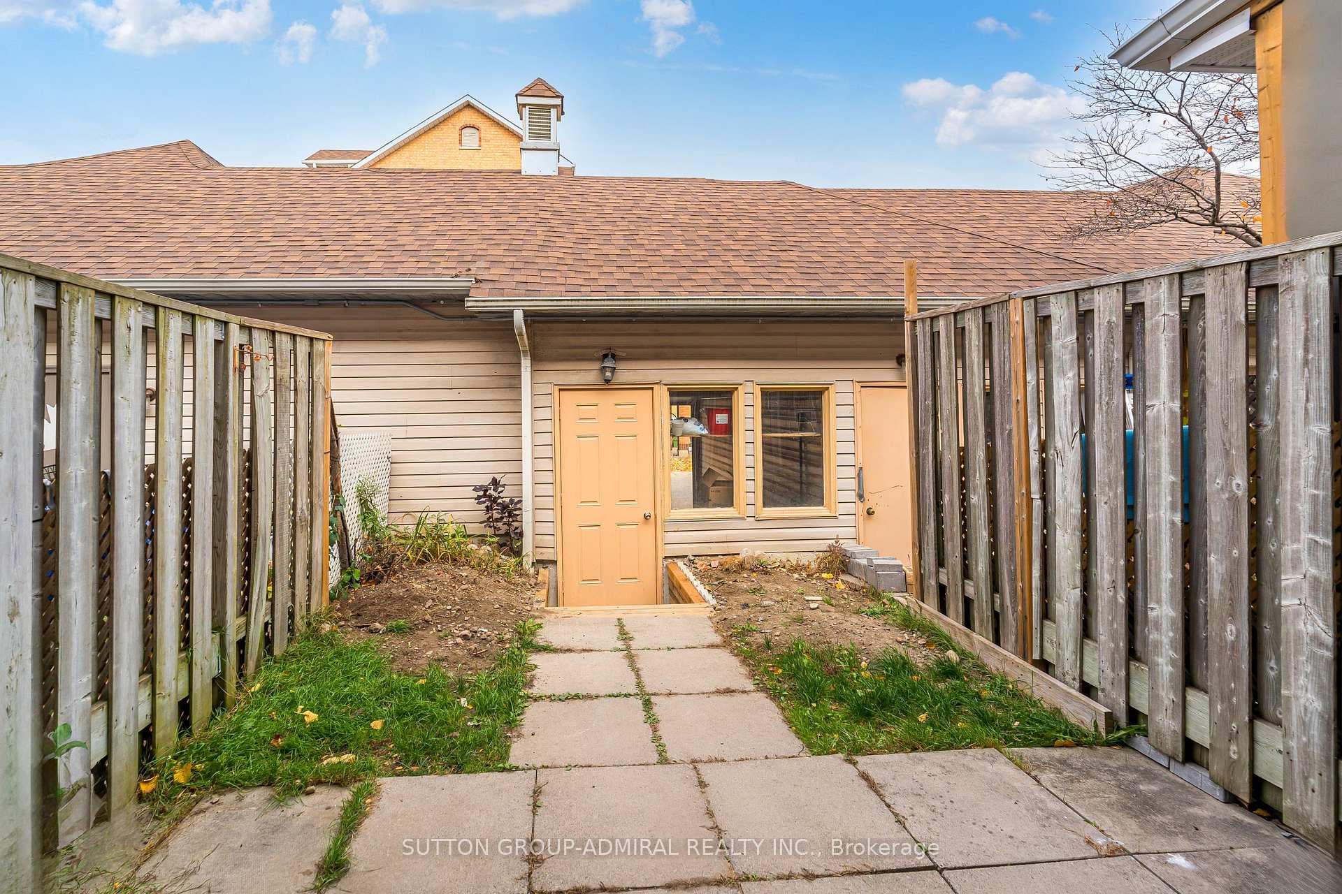 9542 Sheppard Avenue Unit 43 photo 32