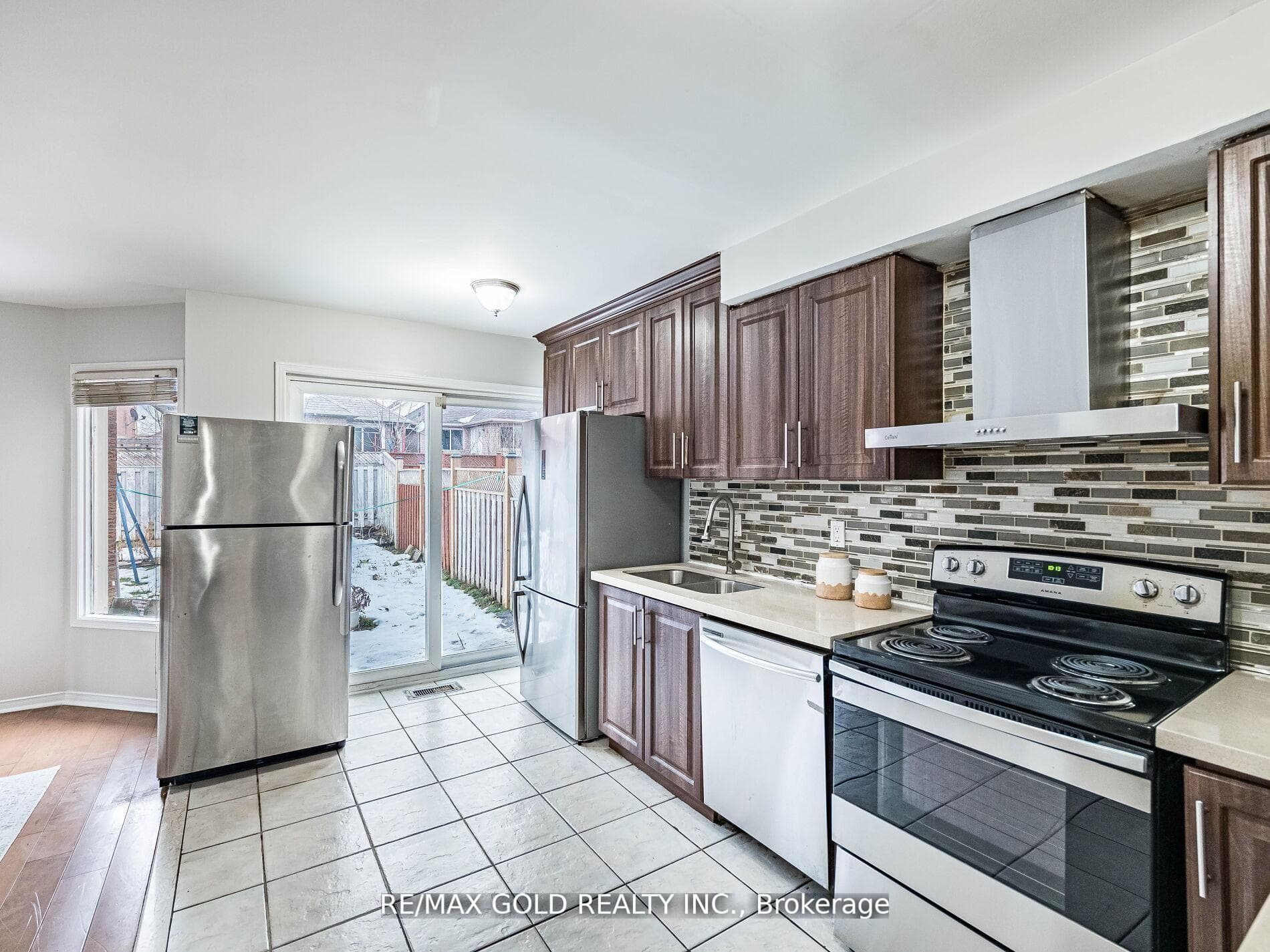 33 Fiddleneck Crescent photo 15