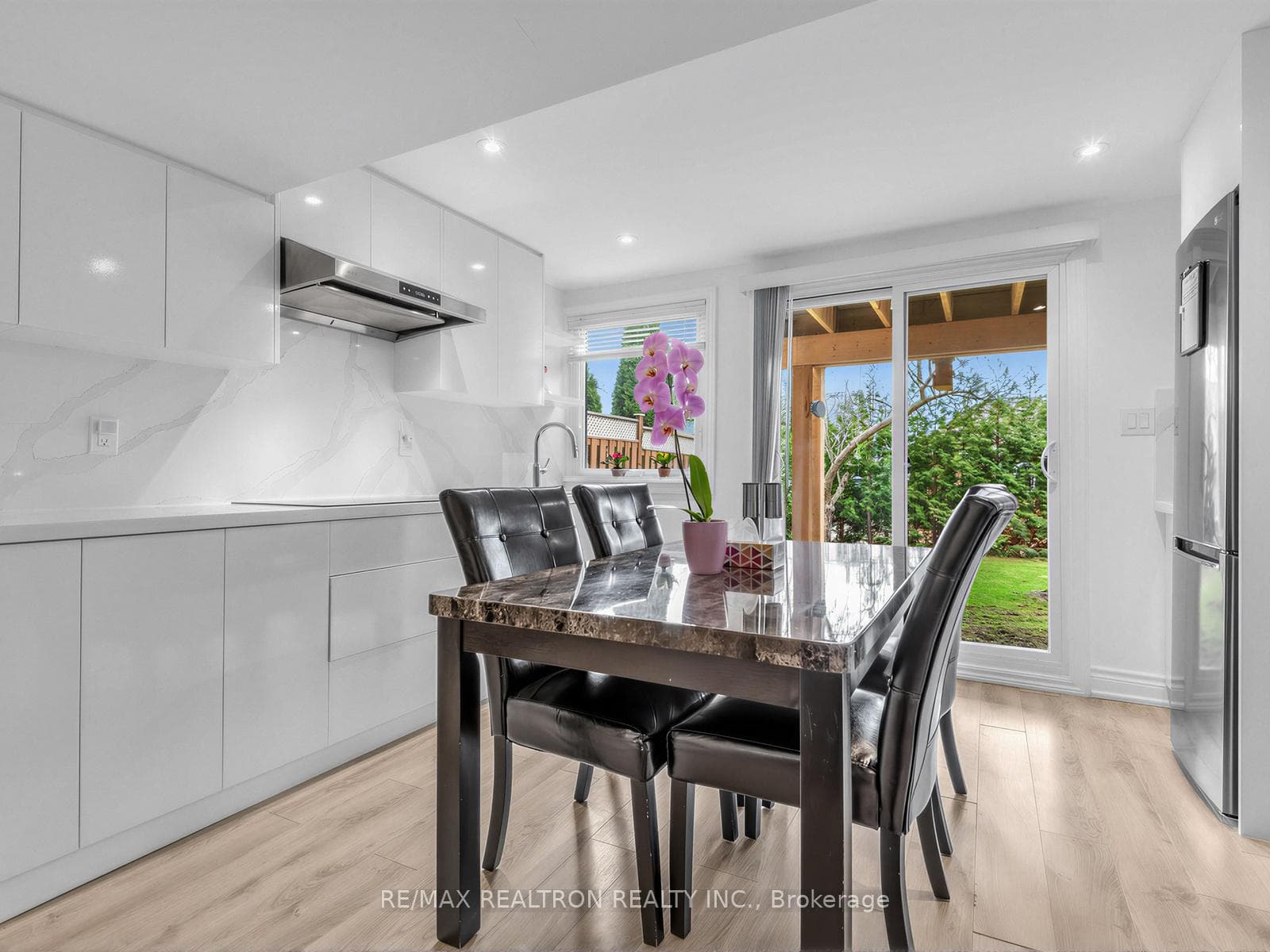 114 Widdifield Avenue photo 36
