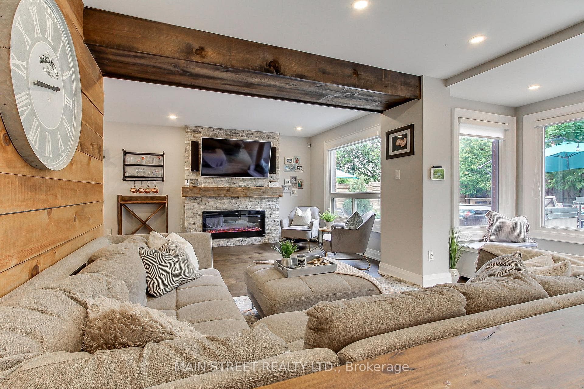 111 Peevers Crescent photo 13