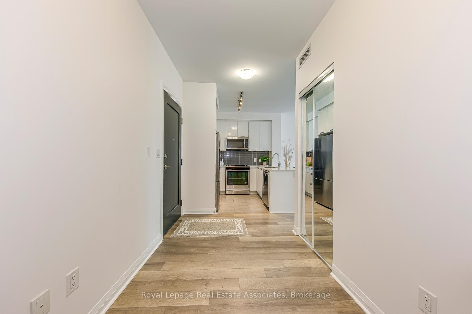 5033 Four Springs Avenue Unit 1416 photo 6